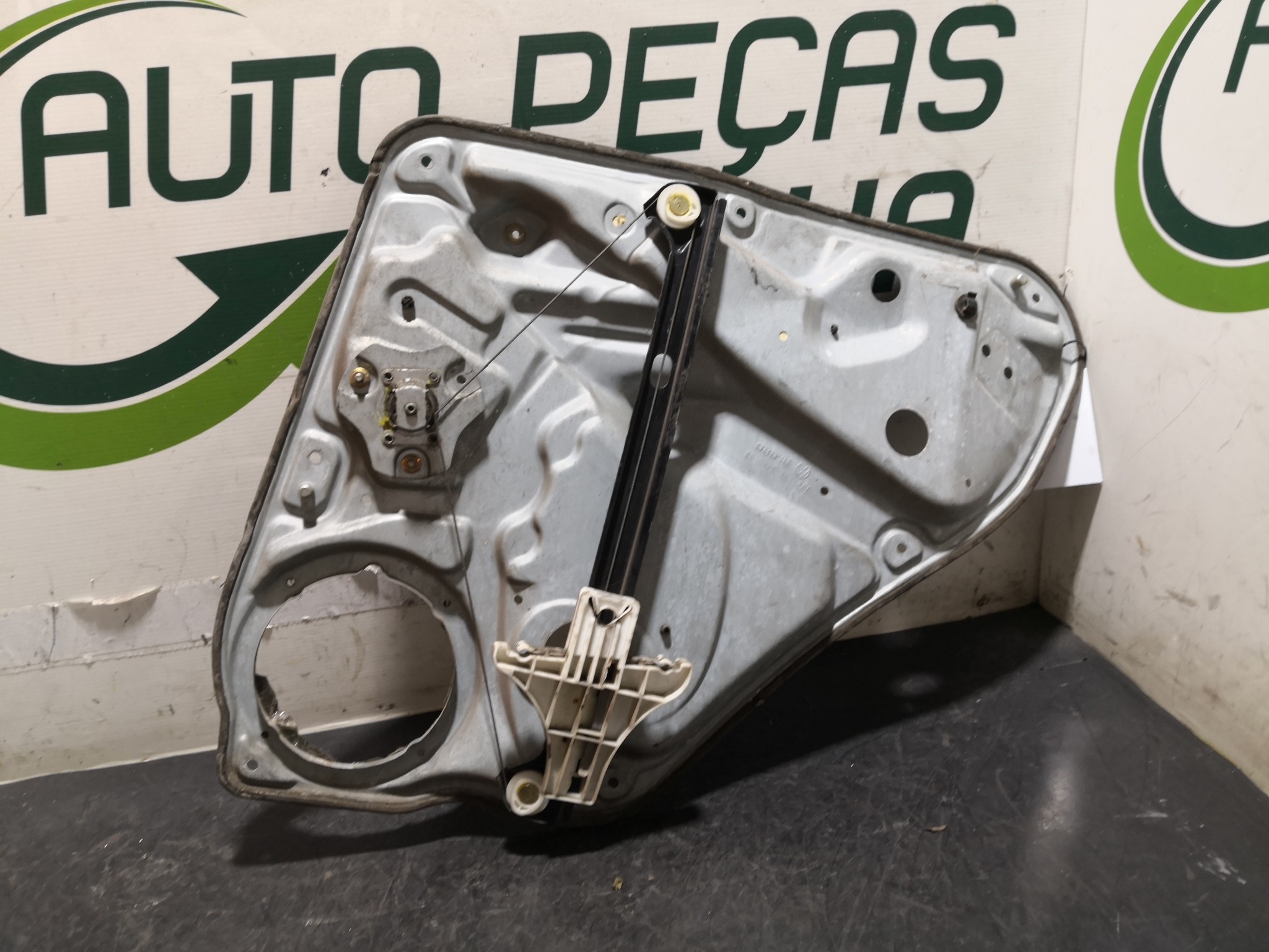 Elevador Trás Esq VOLKSWAGEN PASSAT (3B3) | 00 - 05 Imagem-2