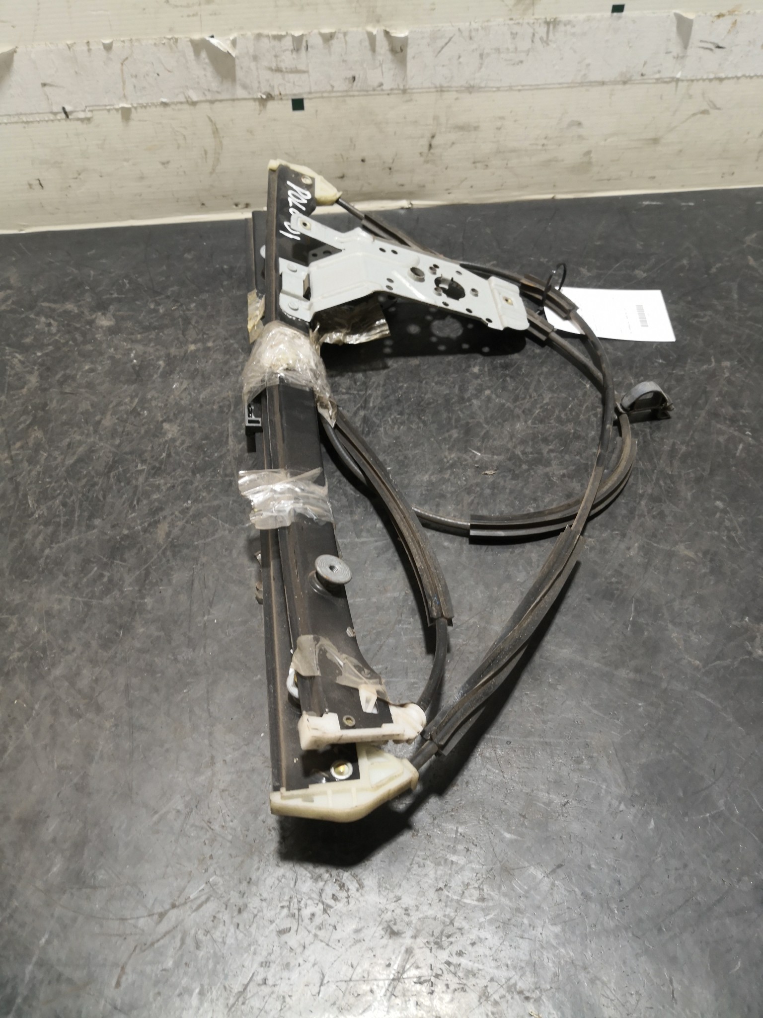 Elevador Frente Dto VOLKSWAGEN POLO (6N2) | 99 - 01 Imagem-1