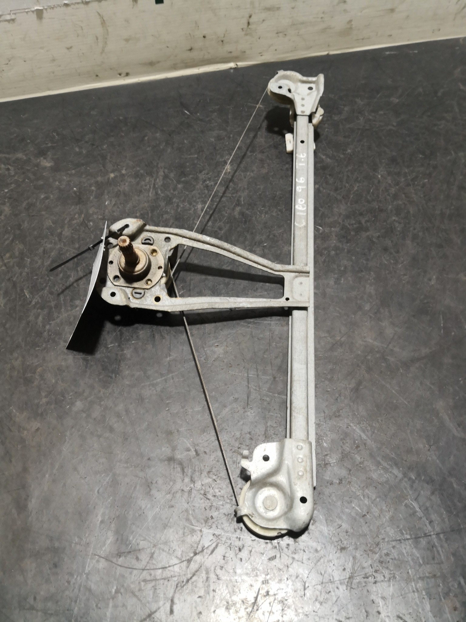 Elevador Trás Esq MERCEDES-BENZ C-CLASS (W202) | 93 - 00 Imagem-1