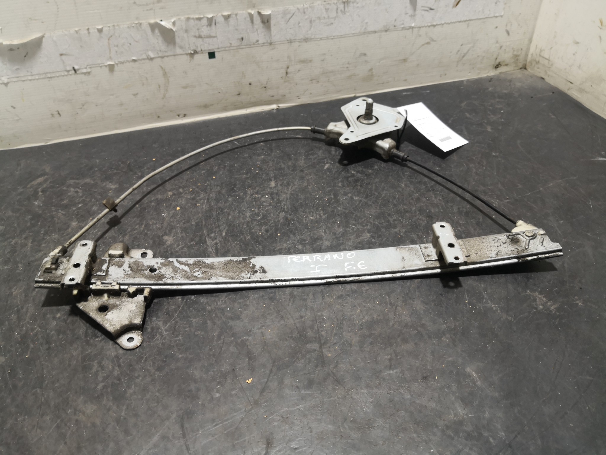 Elevador Frente Esq NISSAN TERRANO I (WD21) | 86 - 96 Imagem-1