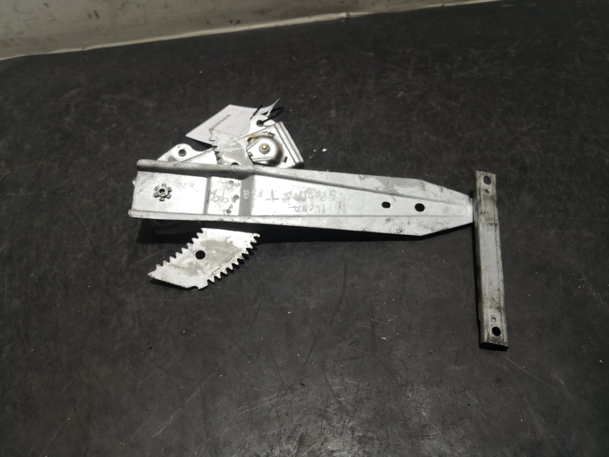 Elevador Trás Esq NISSAN - ID S_26380