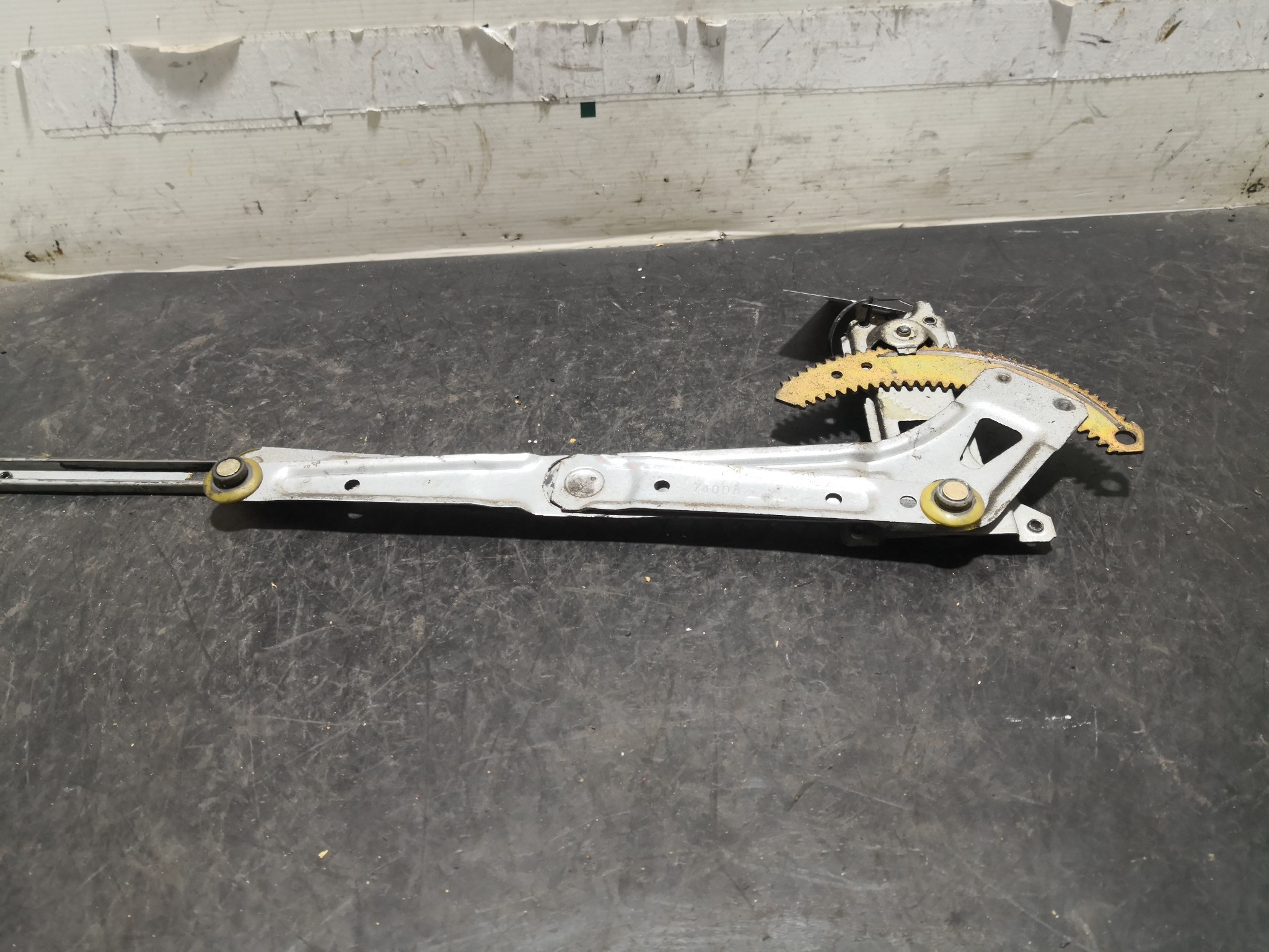 Elevador Frente Dto MITSUBISHI L 300 III Caixa (P0_V, P1_V, P_2V) | 86 - 13 Imagem-1