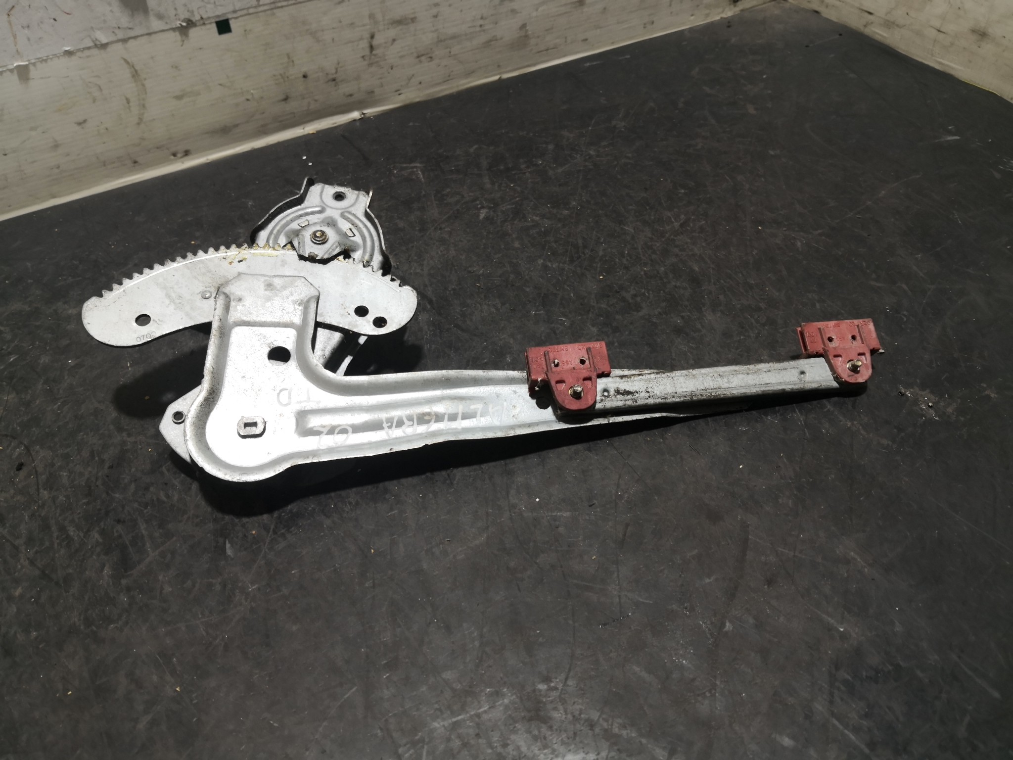 Elevador Trás Dto NISSAN ALMERA II (N16) | 00 -  Imagem-2