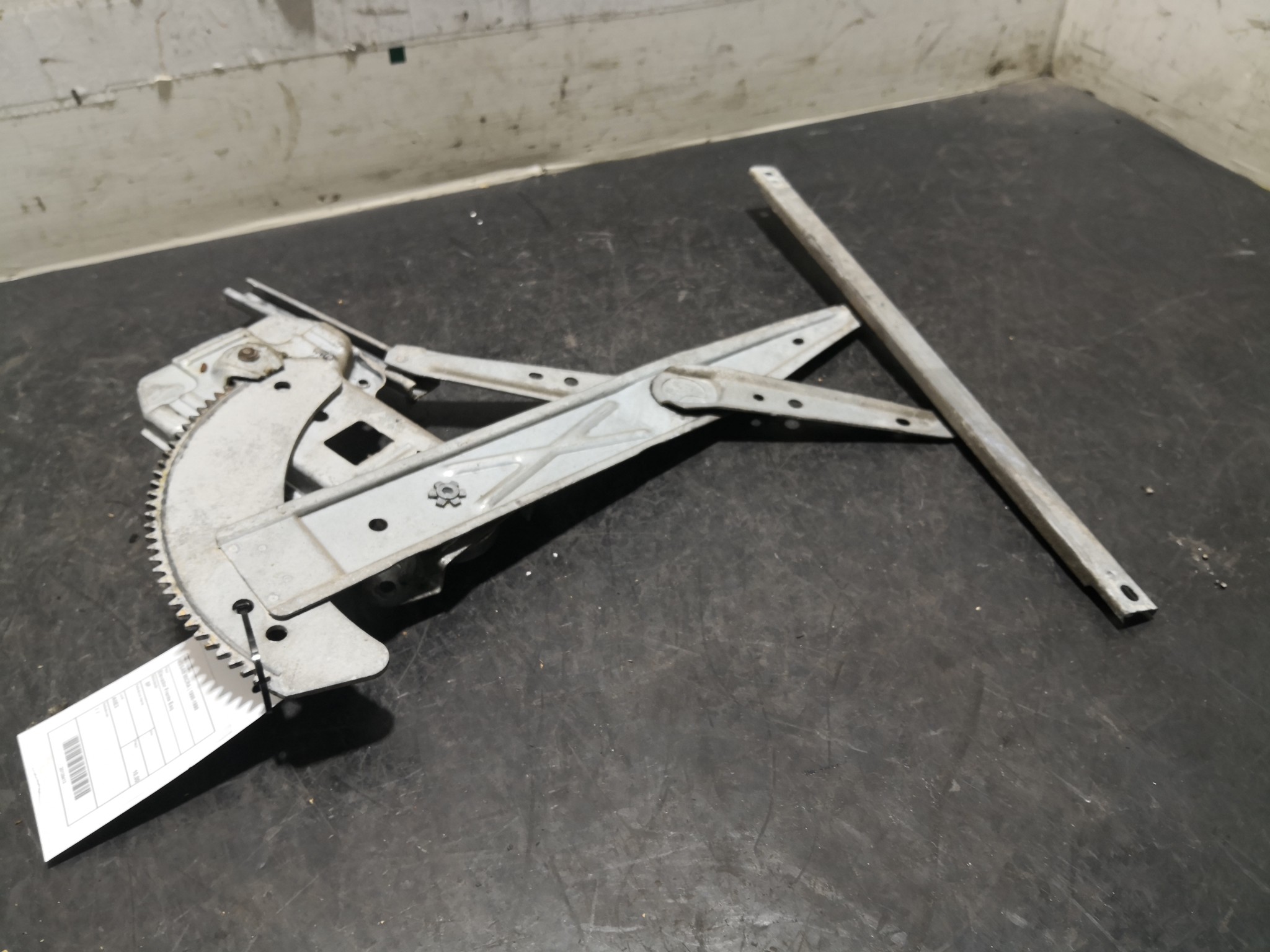 Elevador Frente Esq NISSAN - ID S_29412