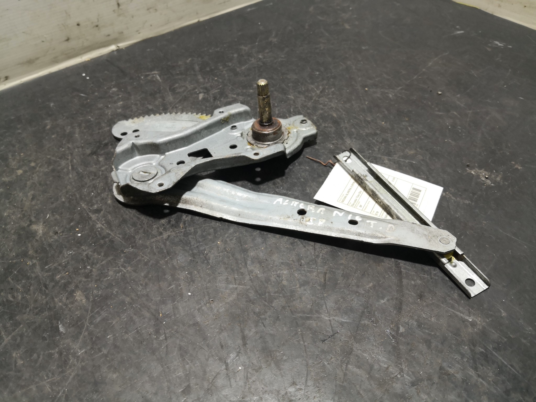 Elevador Trás Dto NISSAN ALMERA II (N16) | 00 -  Imagem-1