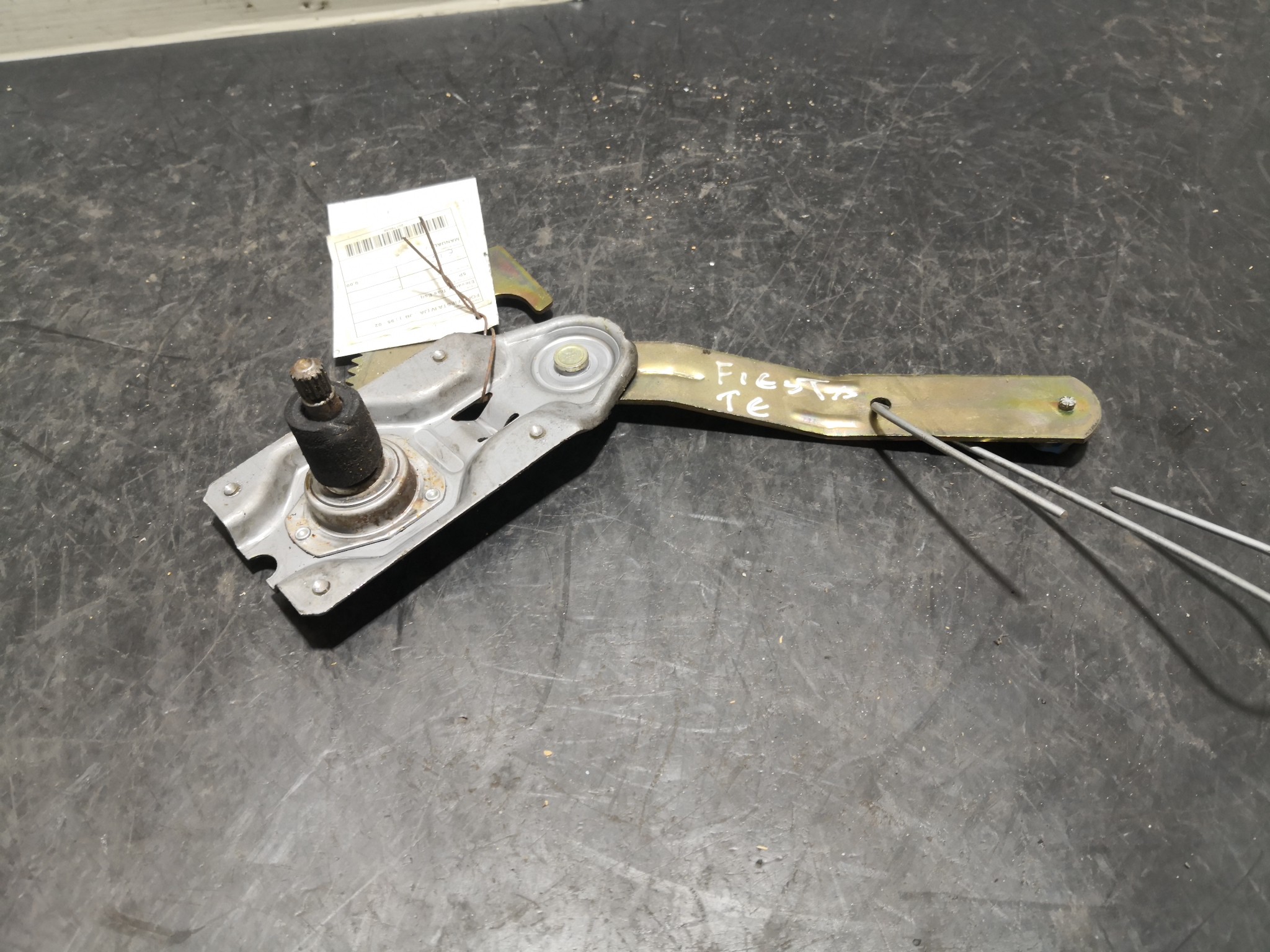 Elevador Trás Esq FORD FIESTA IV (JA_, JB_) | 95 - 02 Imagem-1