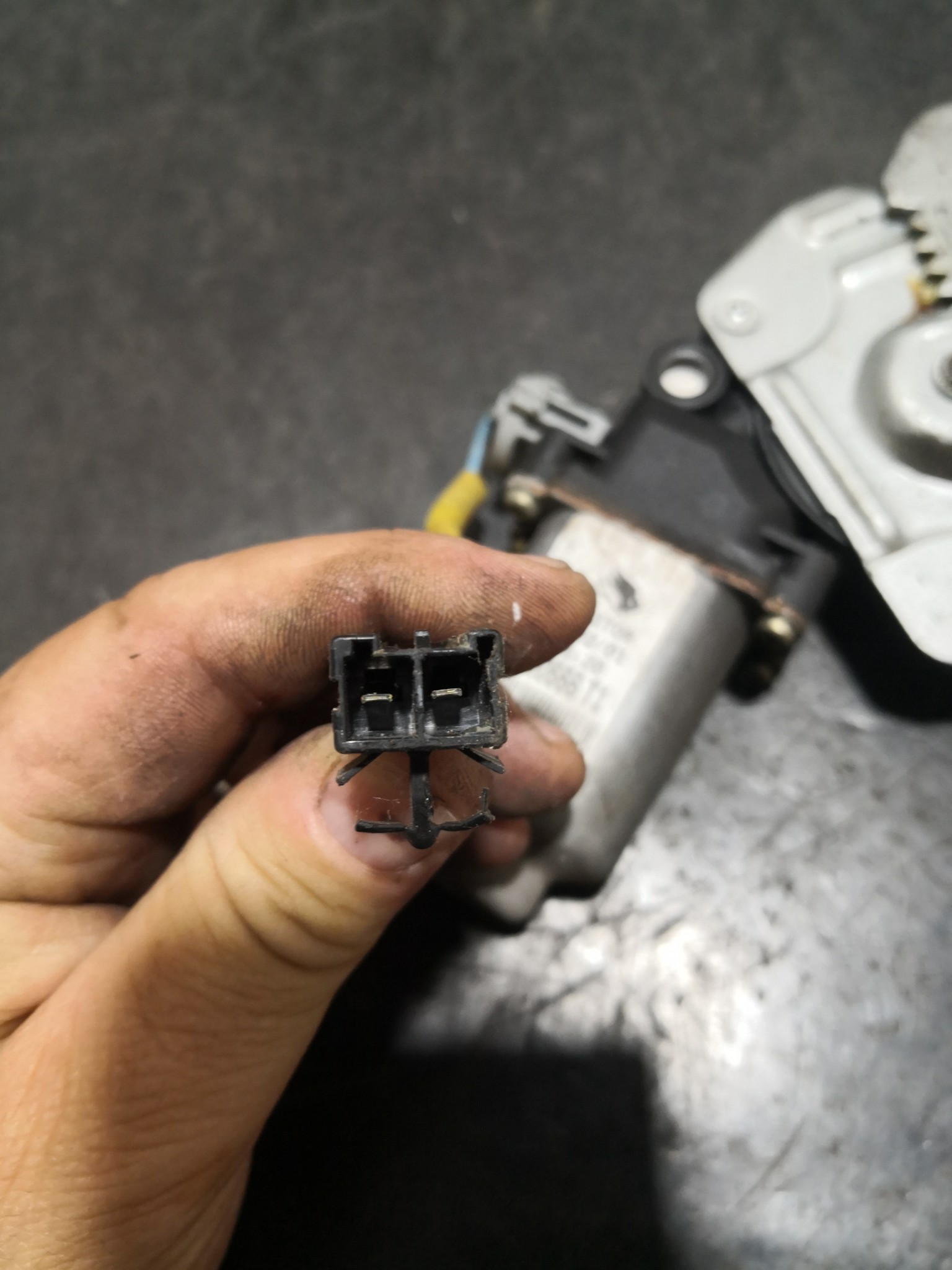 Elevador Frente Dto Electrico NISSAN MICRA II (K11) | 92 - 07 Imagem-1