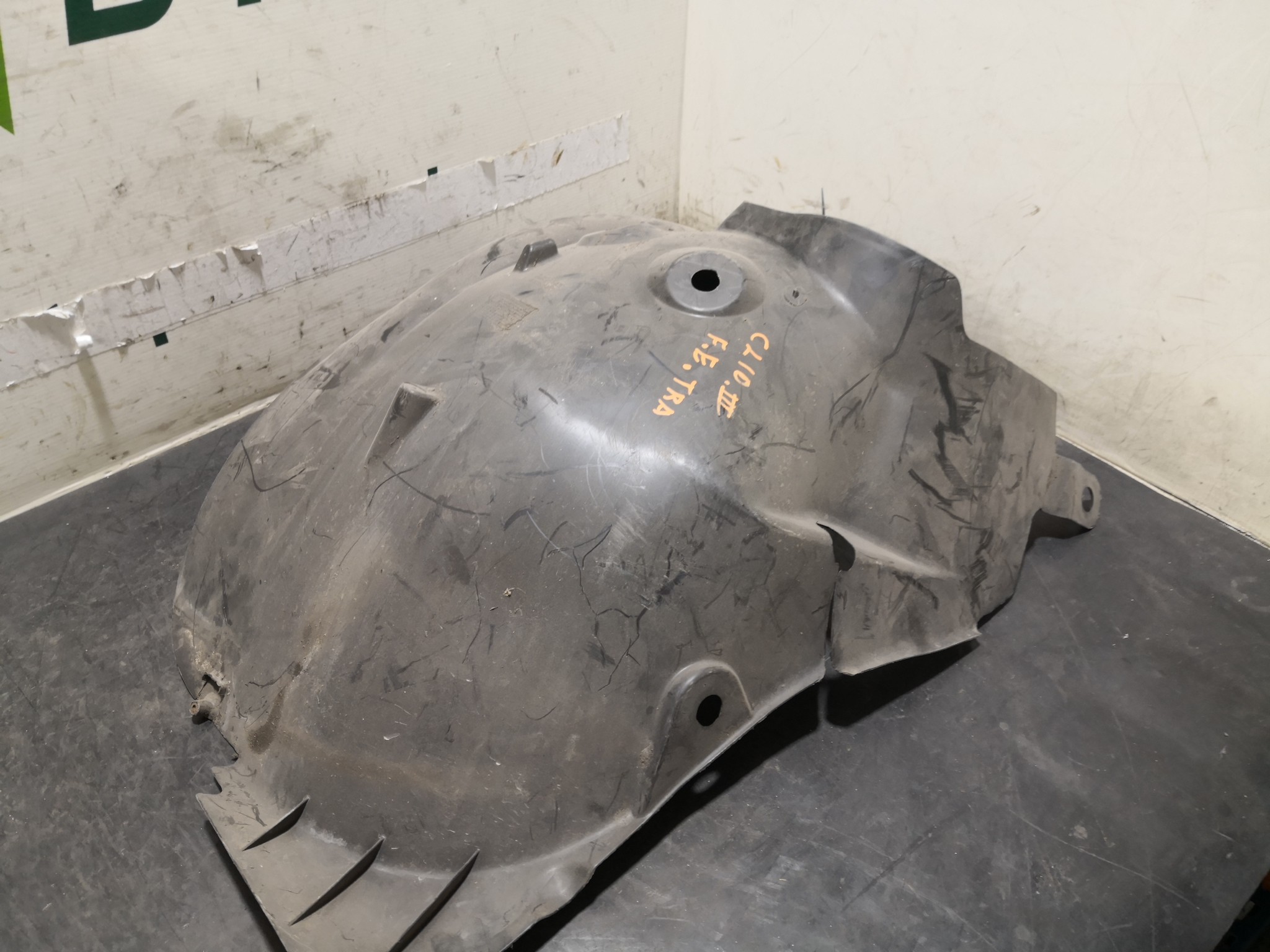 Cave de Roda Esq RENAULT CLIO III (BR0/1, CR0/1) | 05 -  Imagem-1