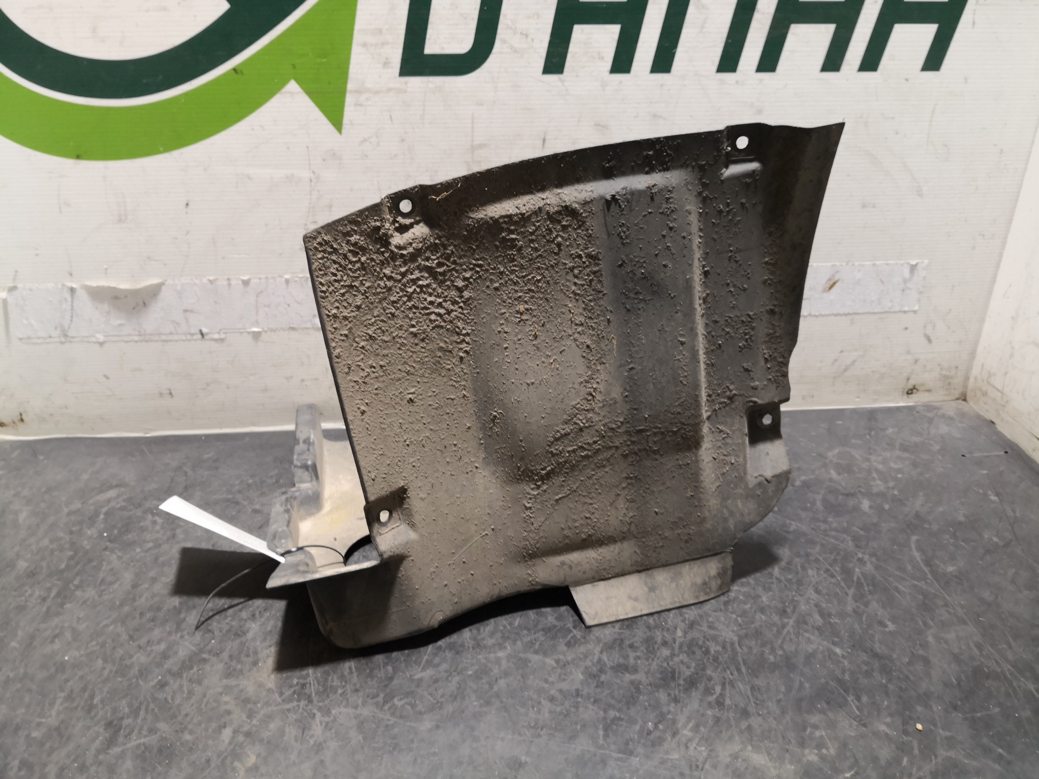 Cave de Roda Esq MERCEDES-BENZ C-CLASS Coupe Sport (CL203) | 01 - 11 Imagem-1