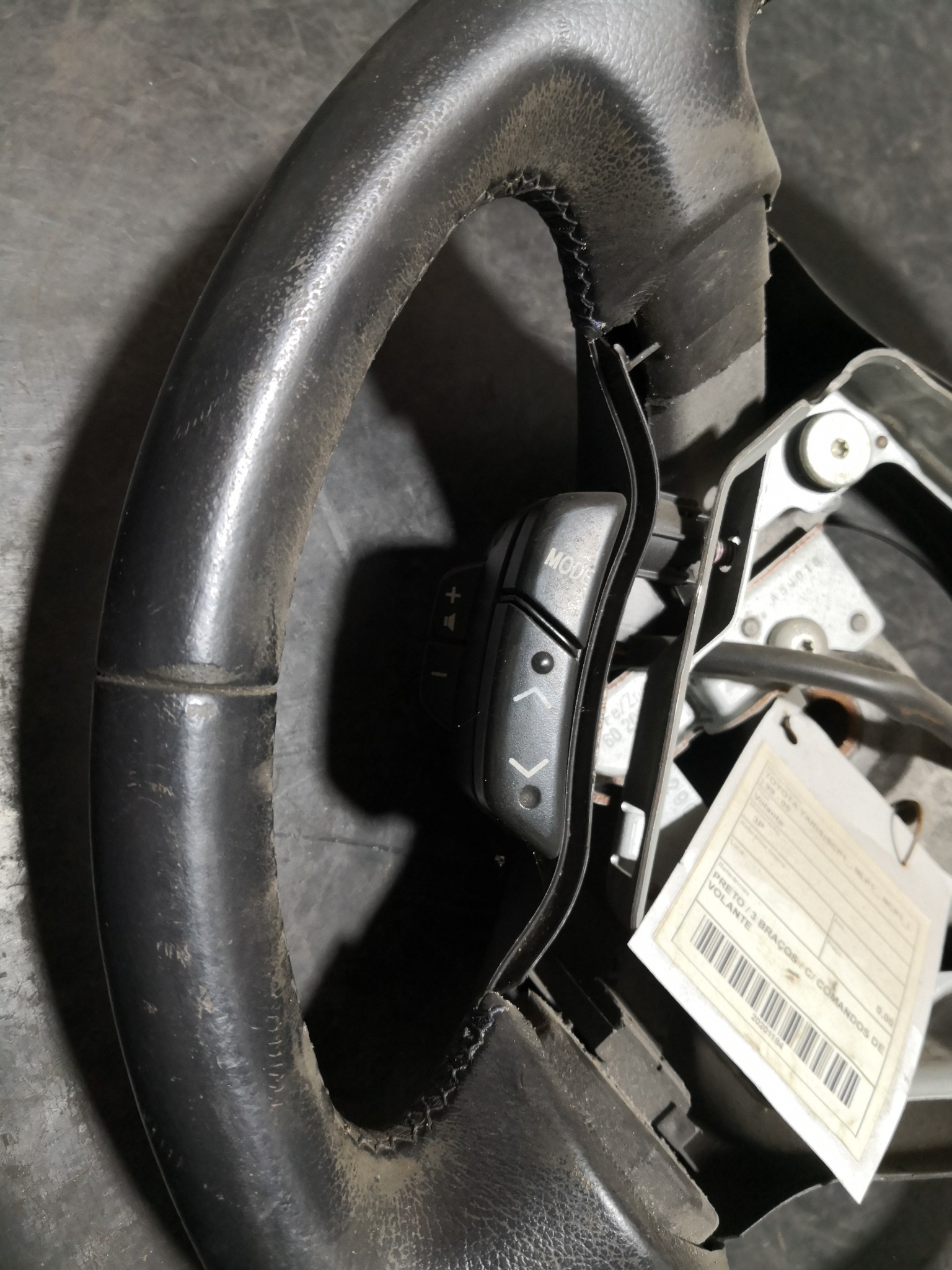 Volante TOYOTA YARIS (_P1_) | 99 - 05 Imagem-1