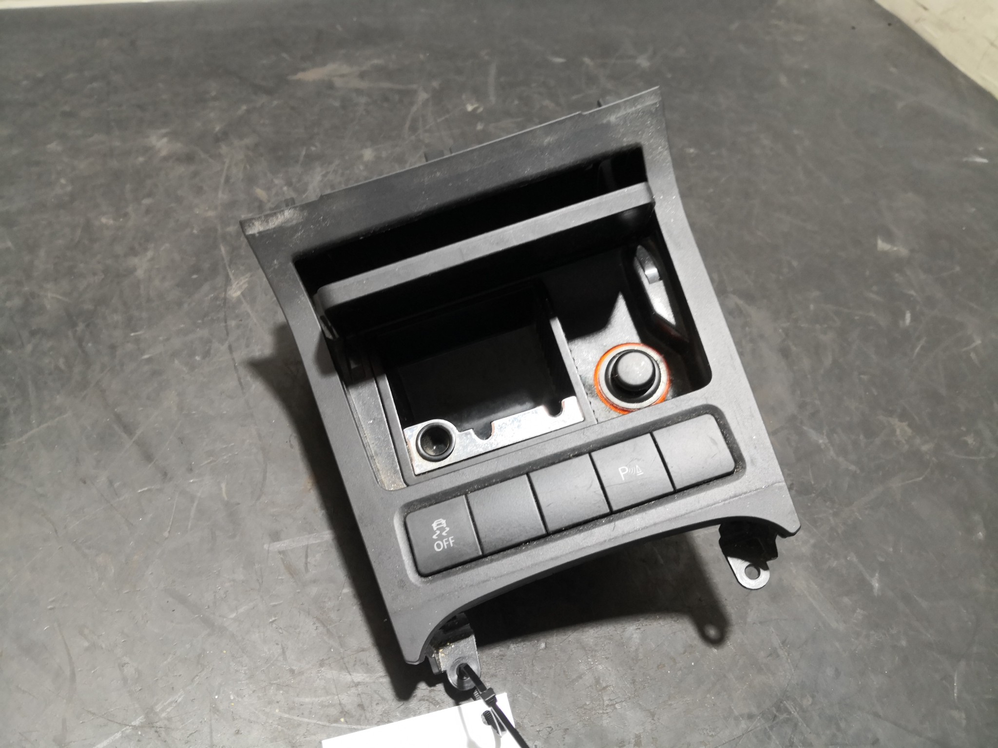 Cinzeiro VOLKSWAGEN GOLF VI Variant (AJ5) | 09 - 14 Imagem-1