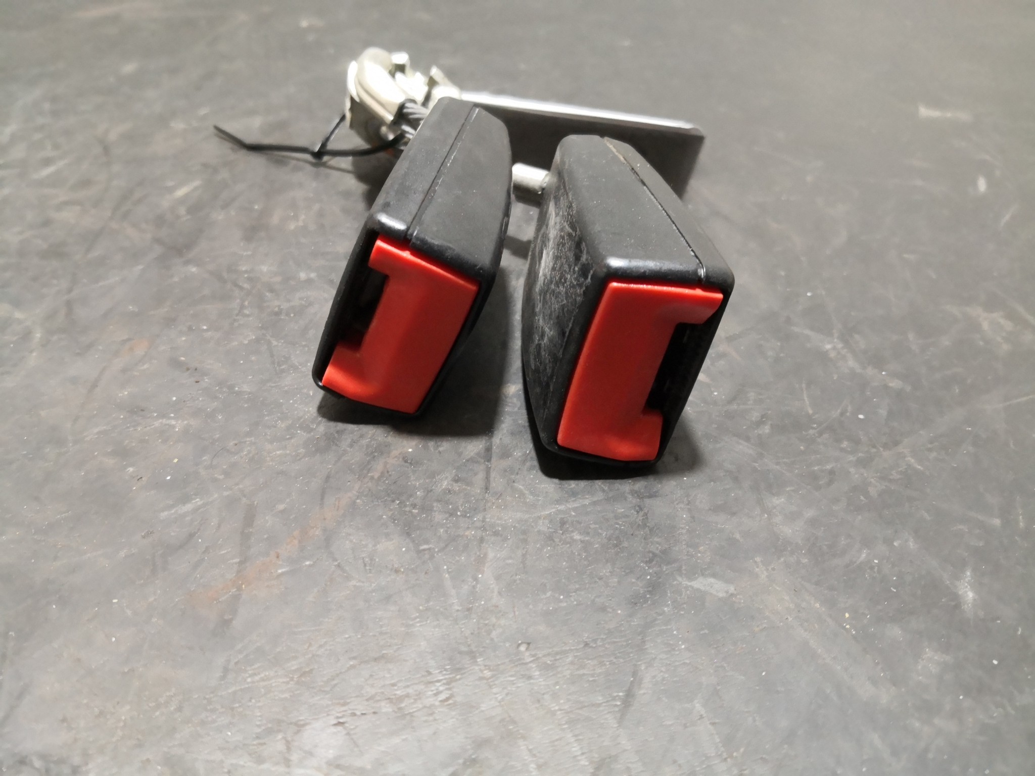 Engate Cinto Trás Esq VOLKSWAGEN GOLF VI Variant (AJ5) | 09 - 14 Imagem-1