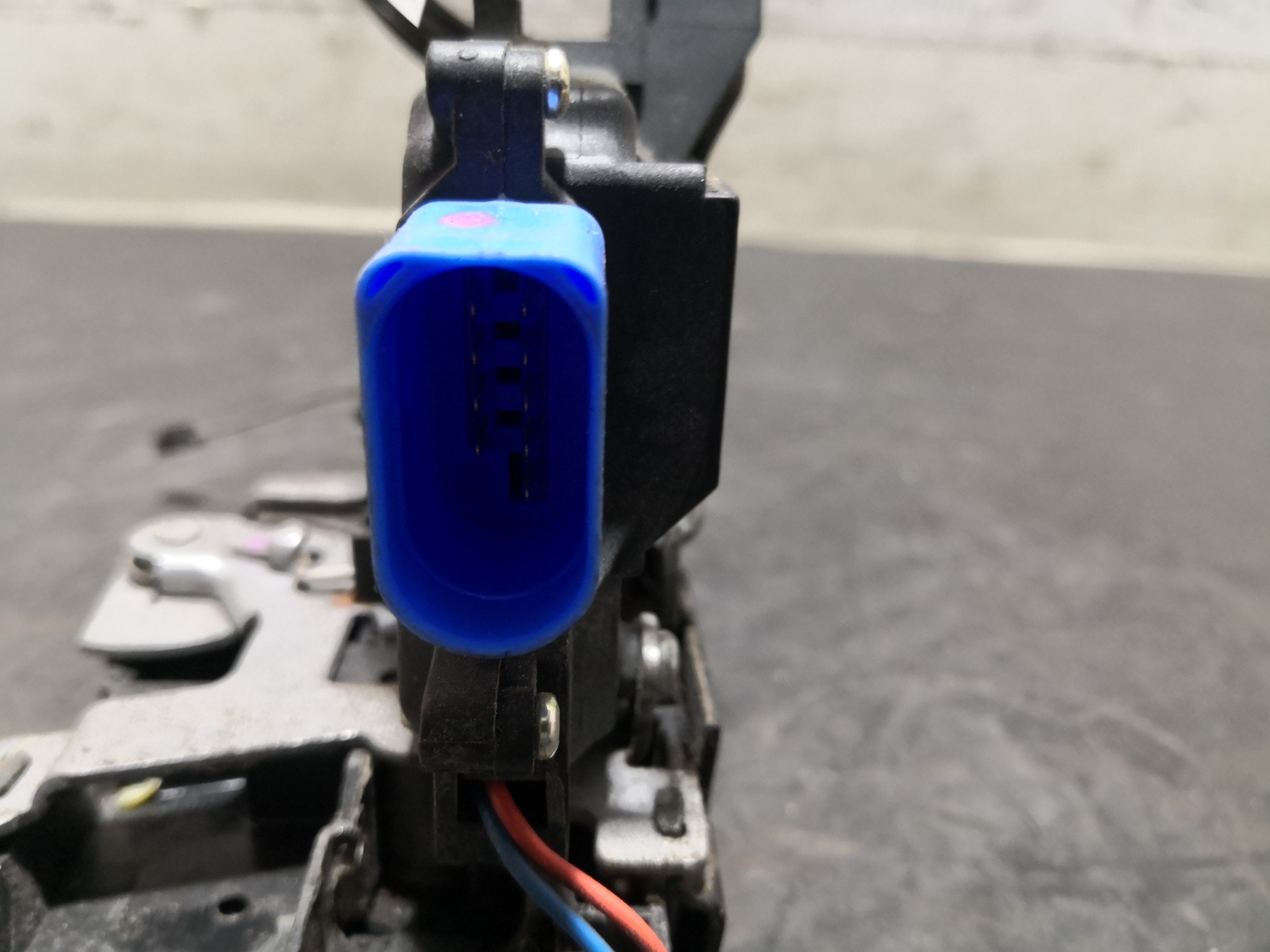 Fecho da Porta Frente Dto VOLKSWAGEN GOLF VI Variant (AJ5) | 09 - 14 Imagem-1