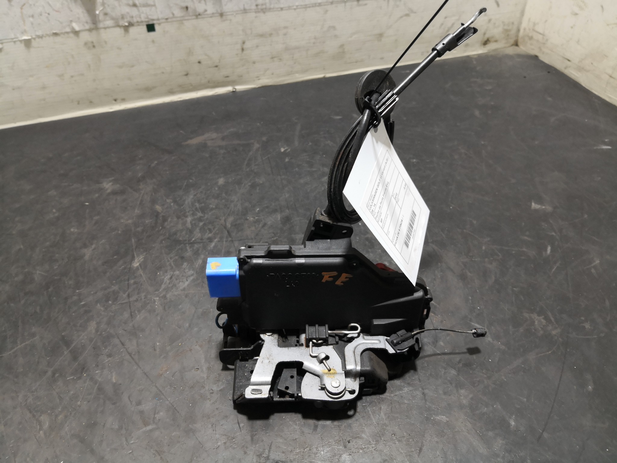 Fecho da Porta Frente Esq VOLKSWAGEN - ID S_107161