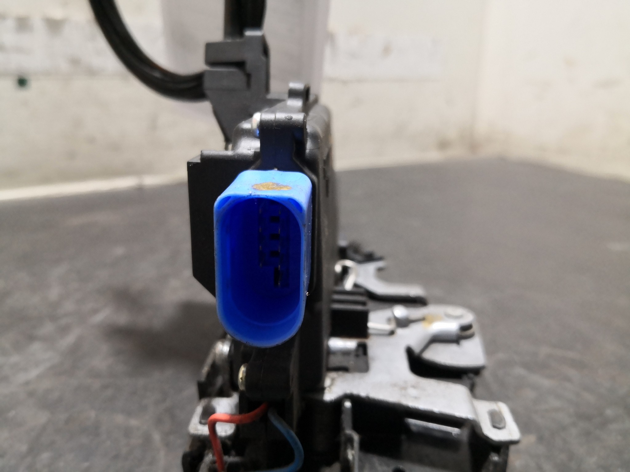 Fecho da Porta Frente Esq VOLKSWAGEN GOLF VI Variant (AJ5) | 09 - 14 Imagem-1