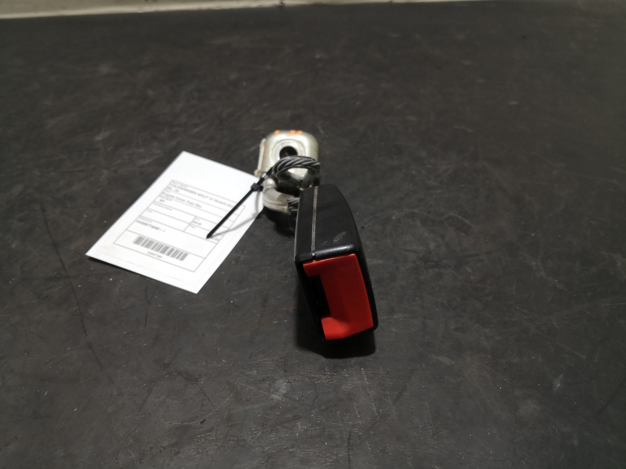 Engate Cinto Trás Dto VOLKSWAGEN GOLF VI Variant (AJ5) | 09 - 14 Imagem-1