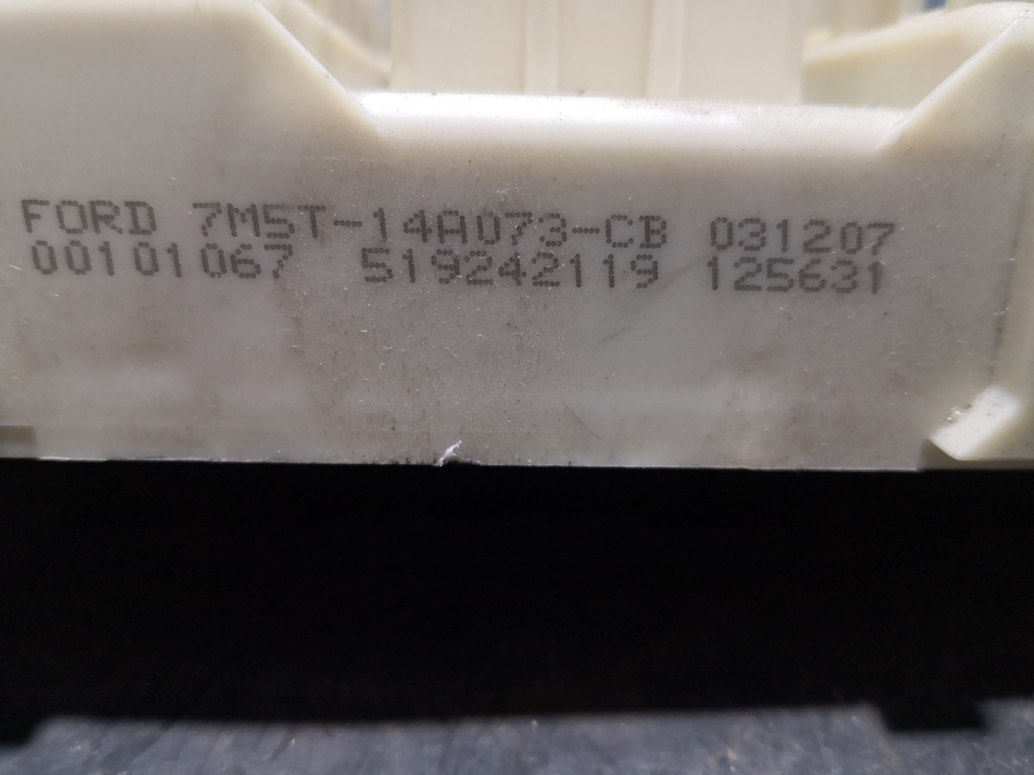 Caixa dos Fusíveis FORD FOCUS II (DA_, HCP, DP) | 04 - 13 Imagem-1