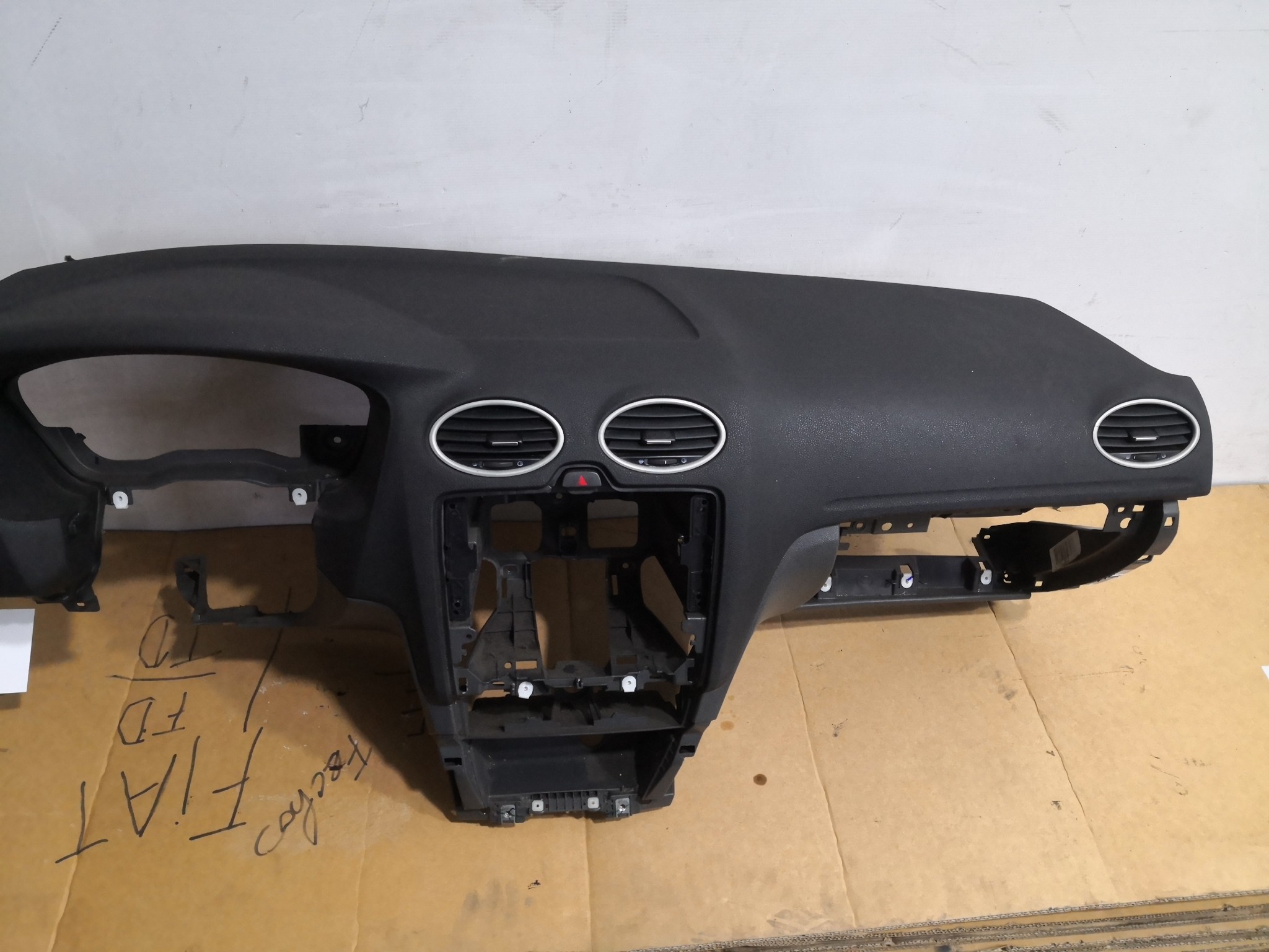 Tablier FORD FOCUS II (DA_, HCP, DP) | 04 - 13 Imagem-1