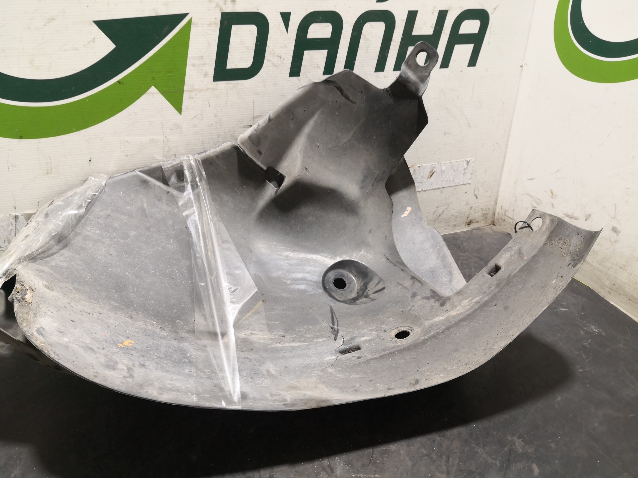 Cave de Roda Esq RENAULT CLIO III (BR0/1, CR0/1) | 05 -  Imagem-1