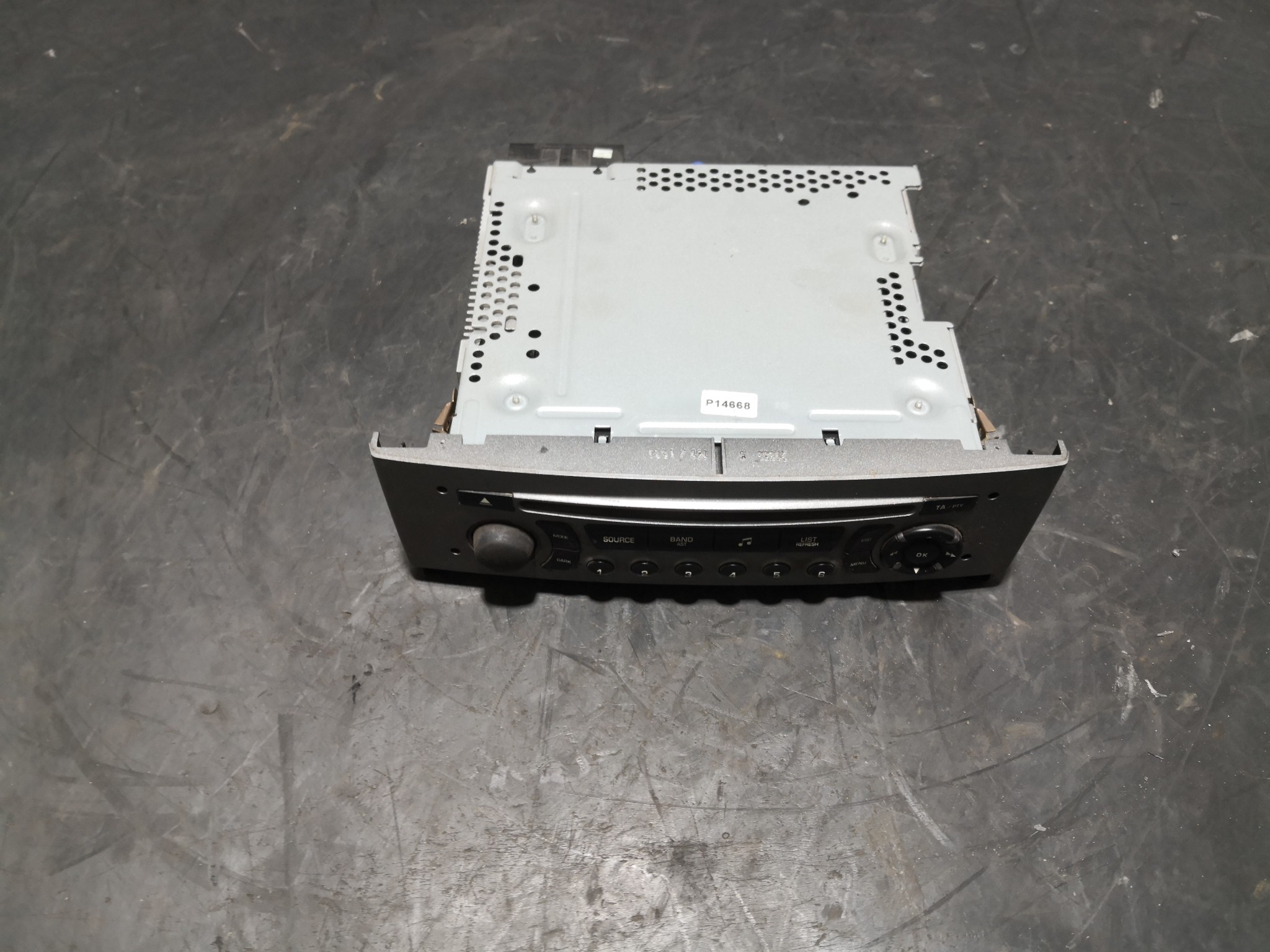 Rádio PEUGEOT 308 I (4A_, 4C_) | 07 - 16 Imagem-1