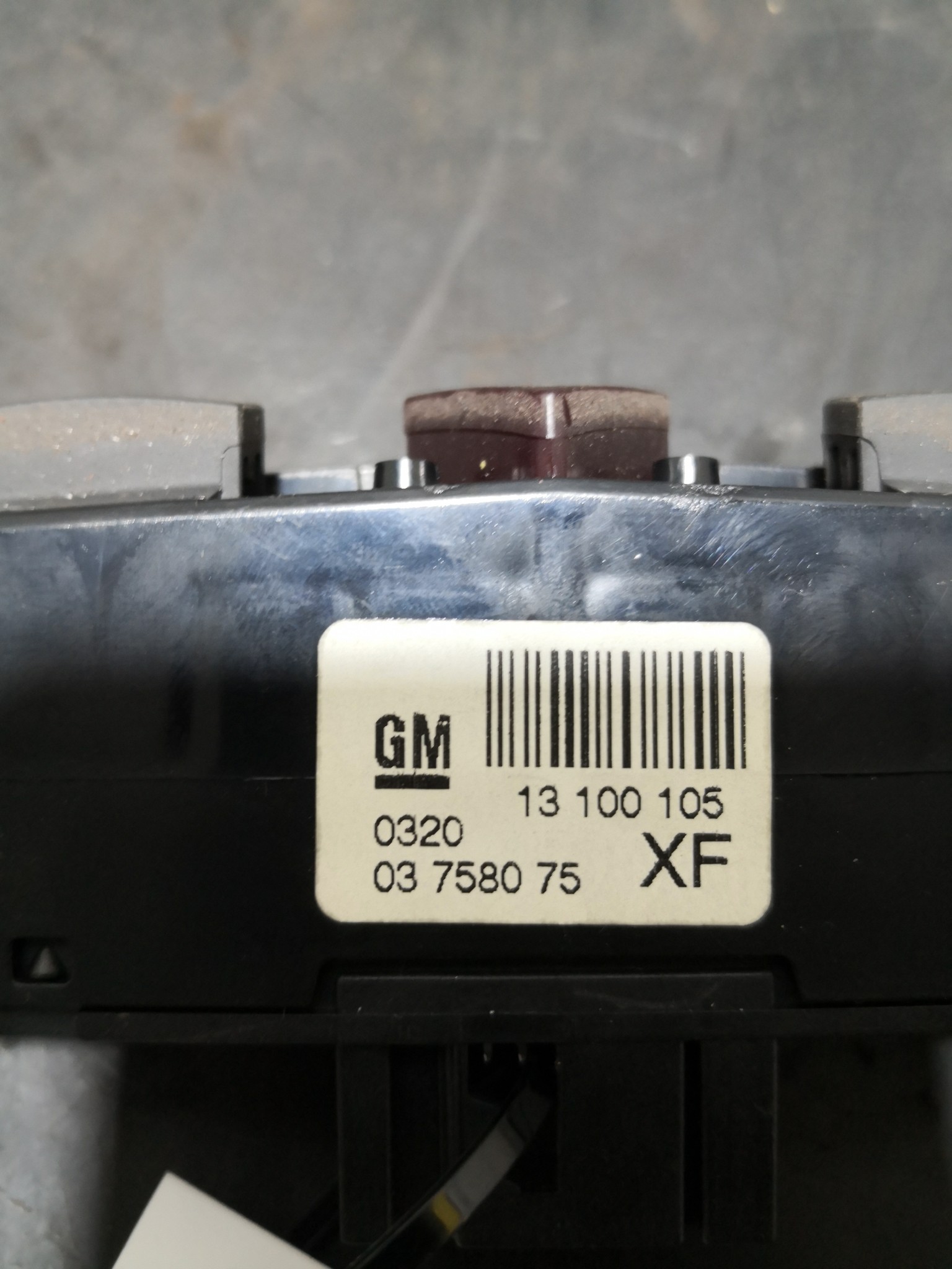 Botão 4 Piscas OPEL ASTRA H Combi (A04) | 04 - 14 Imagem-1