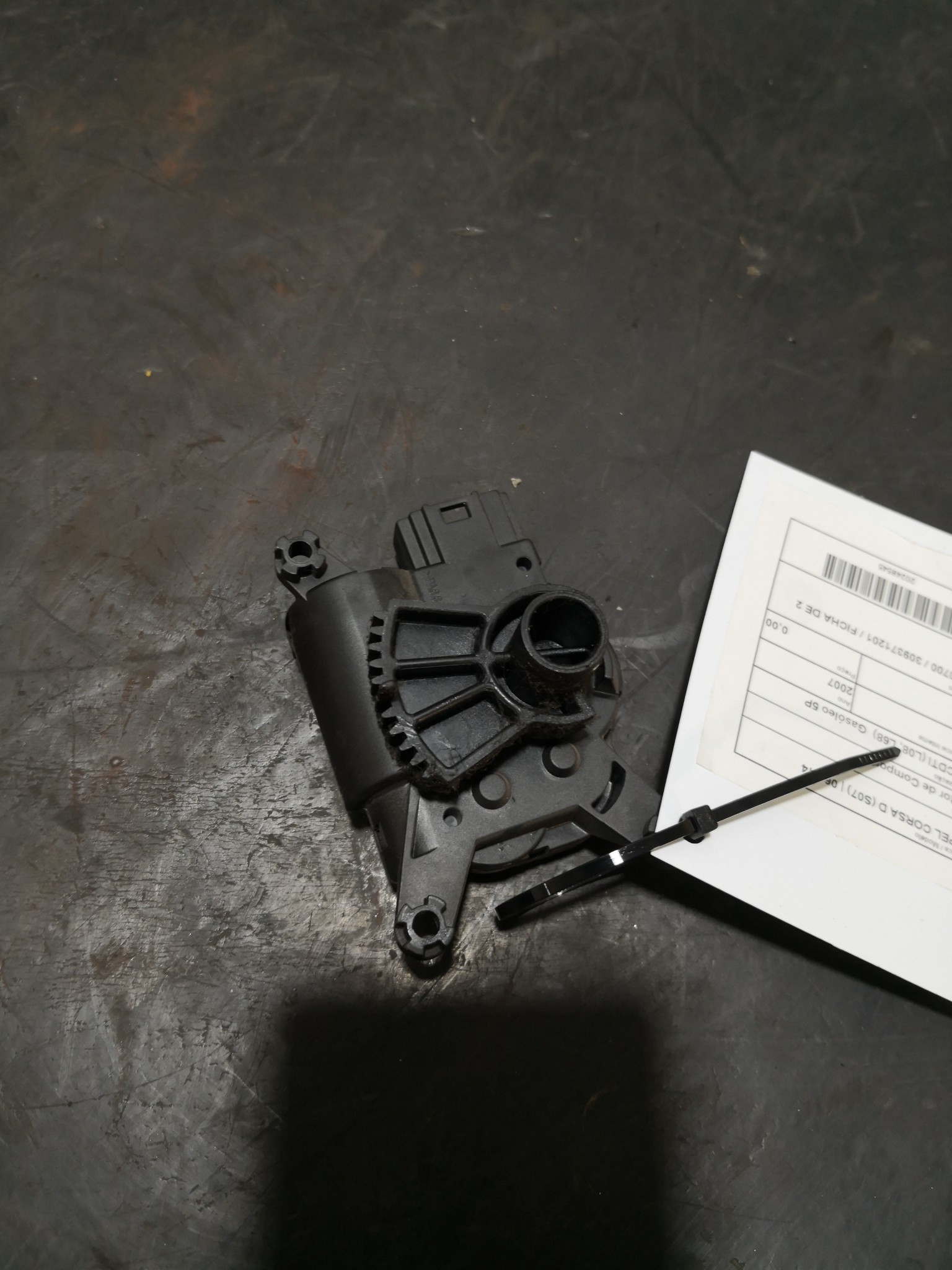 Motor de Comporta OPEL CORSA D (S07) | 06 - 14 Imagem-1