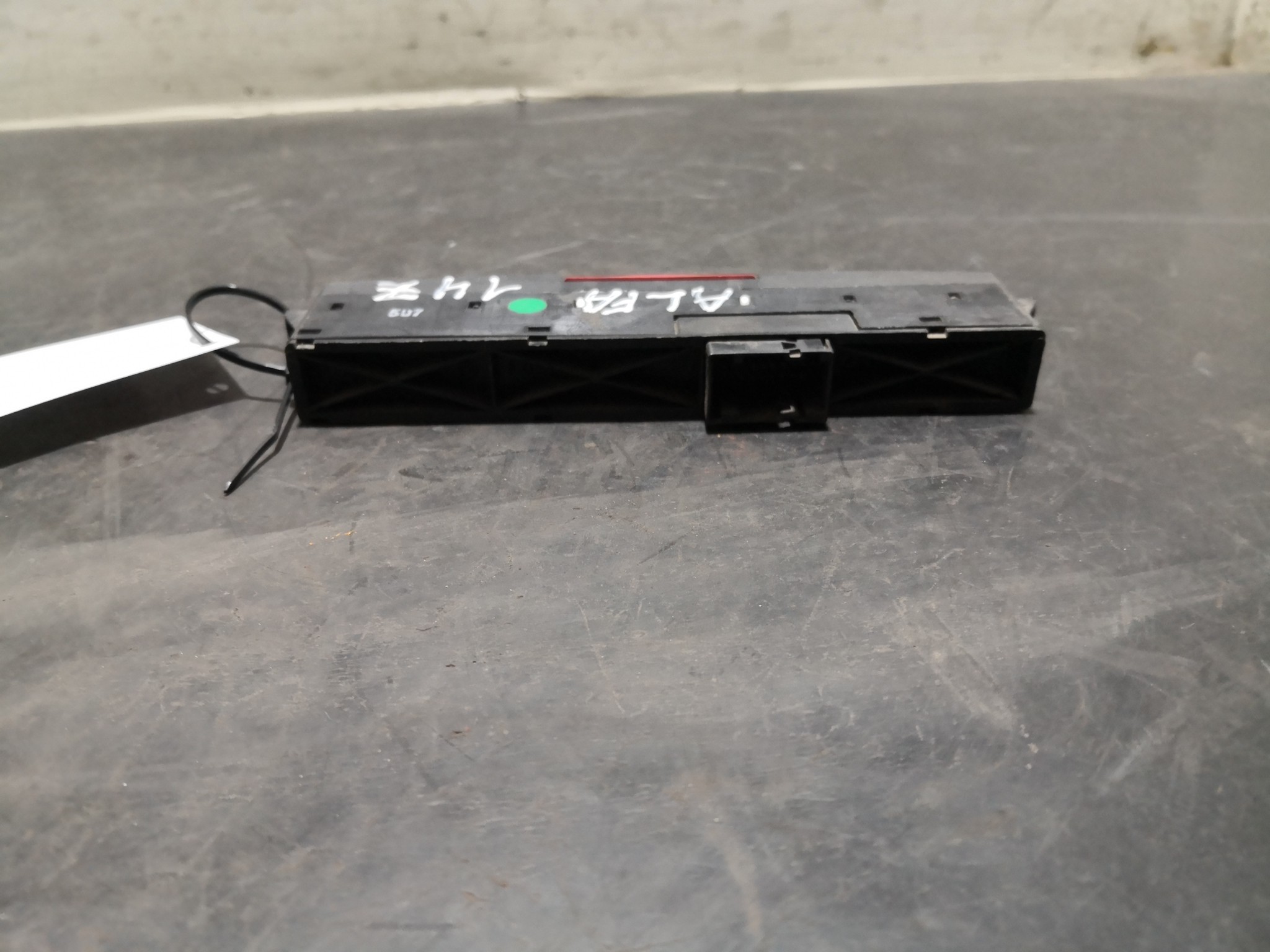 Botão 4 Piscas ALFA ROMEO 147 (937_) | 00 - 10 Imagem-1