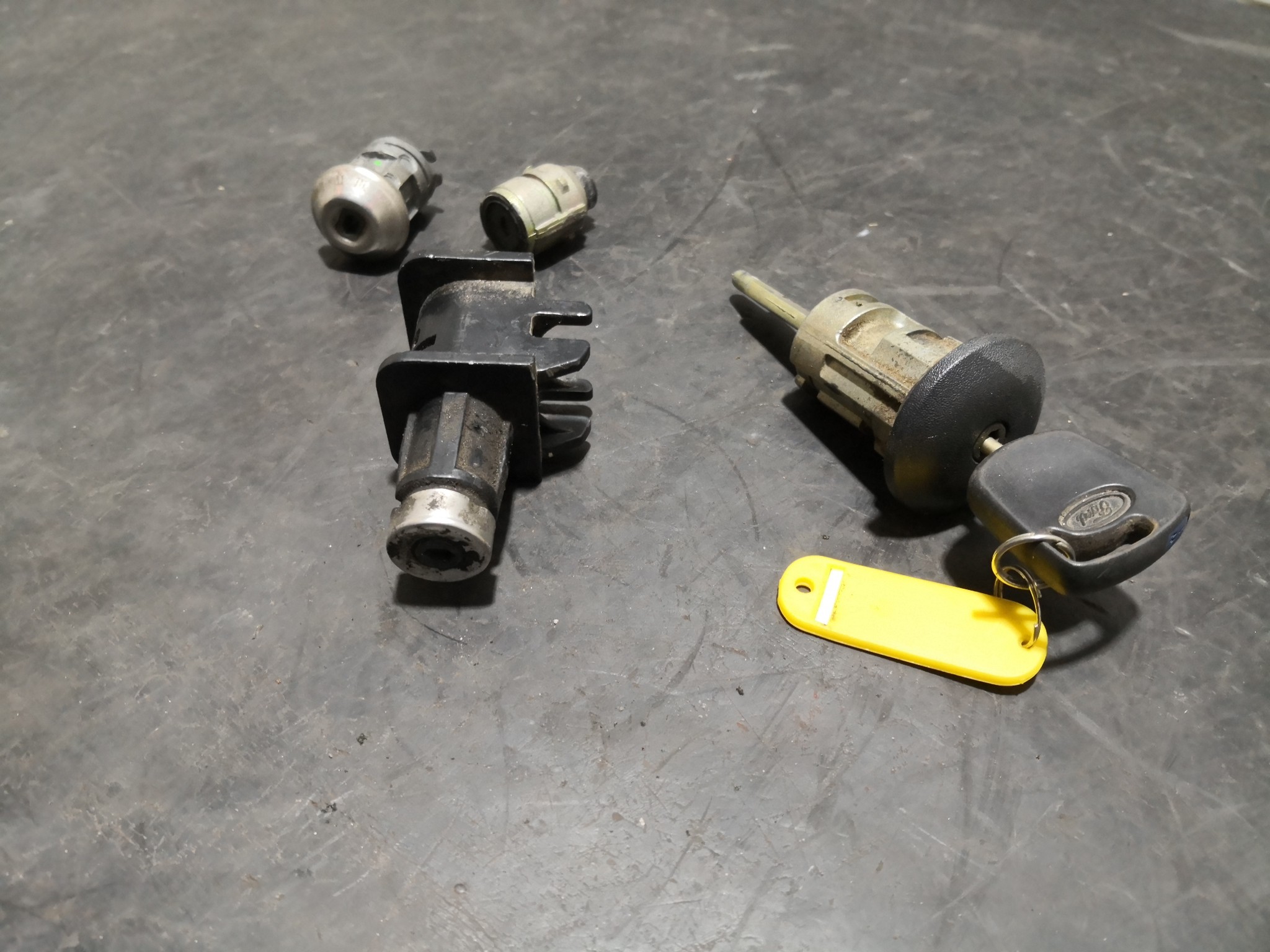 Canhão de Ignição FORD TRANSIT CONNECT (P65_, P70_, P80_) | 02 -  Imagem-1