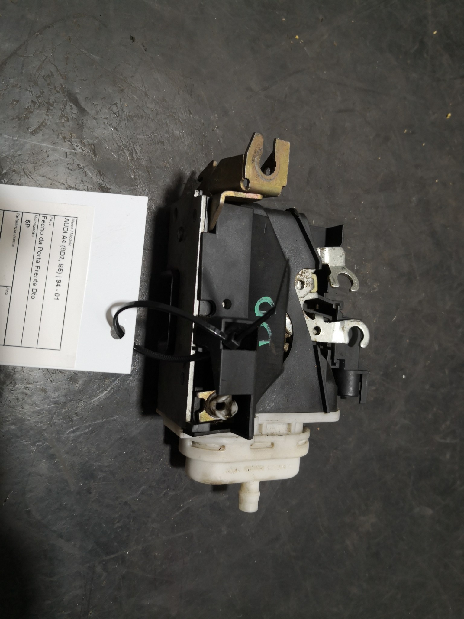 Fecho da Porta Frente Dto AUDI - ID S_108685