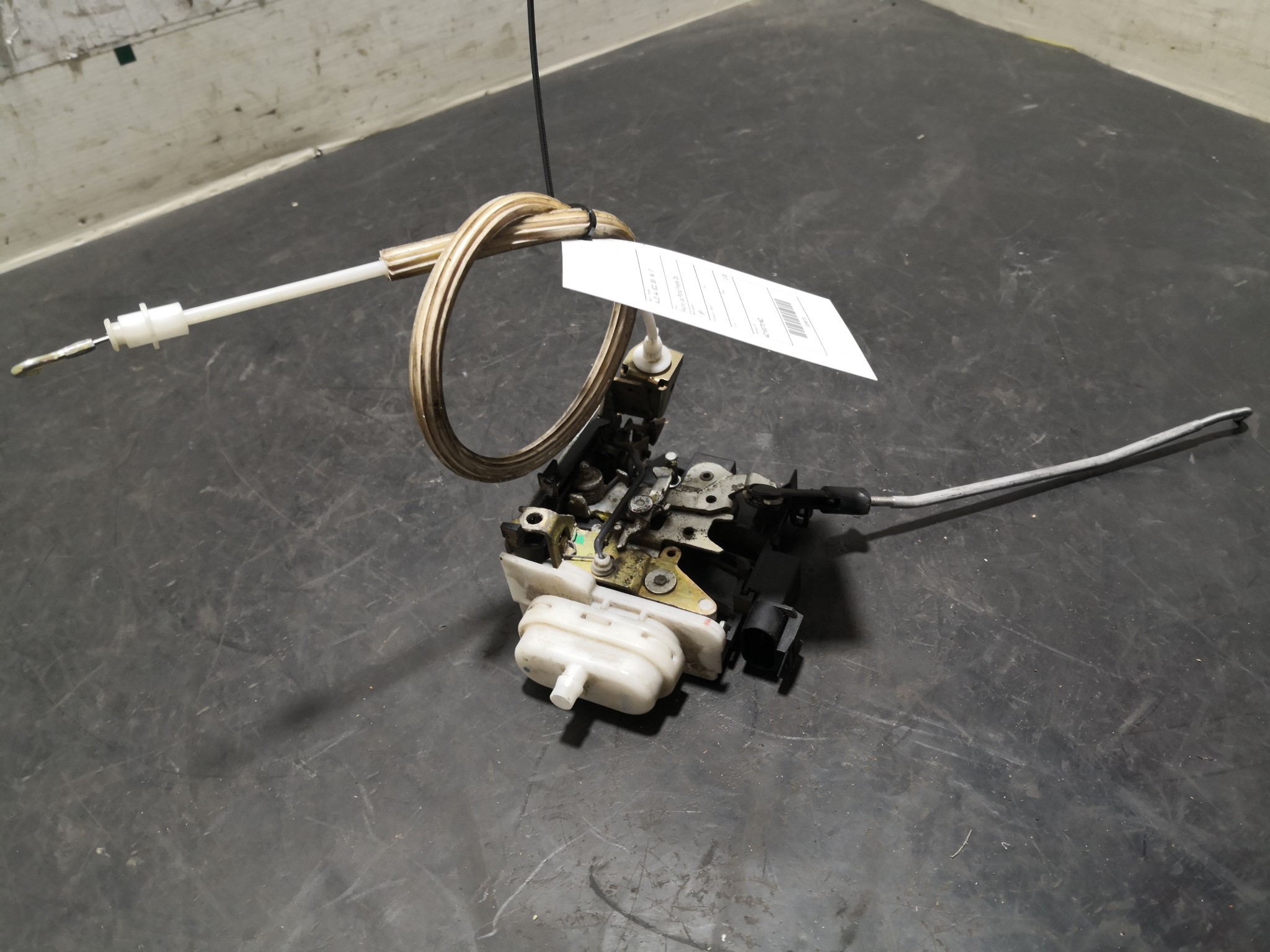 Fecho da Porta Frente Dto AUDI - ID S_108729