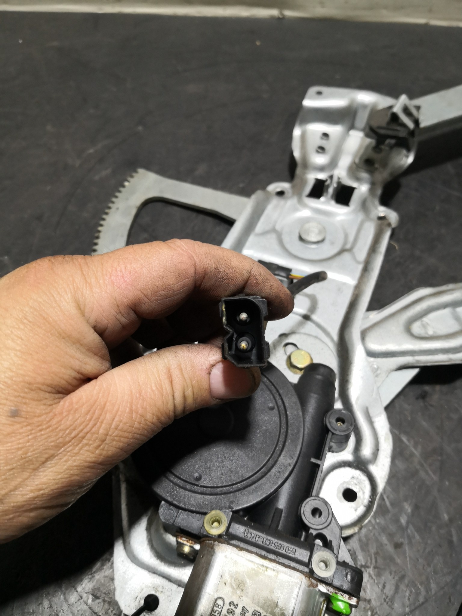 Elevador Frente Dto Electrico BMW 5 (E34) | 87 - 95 Imagem-3