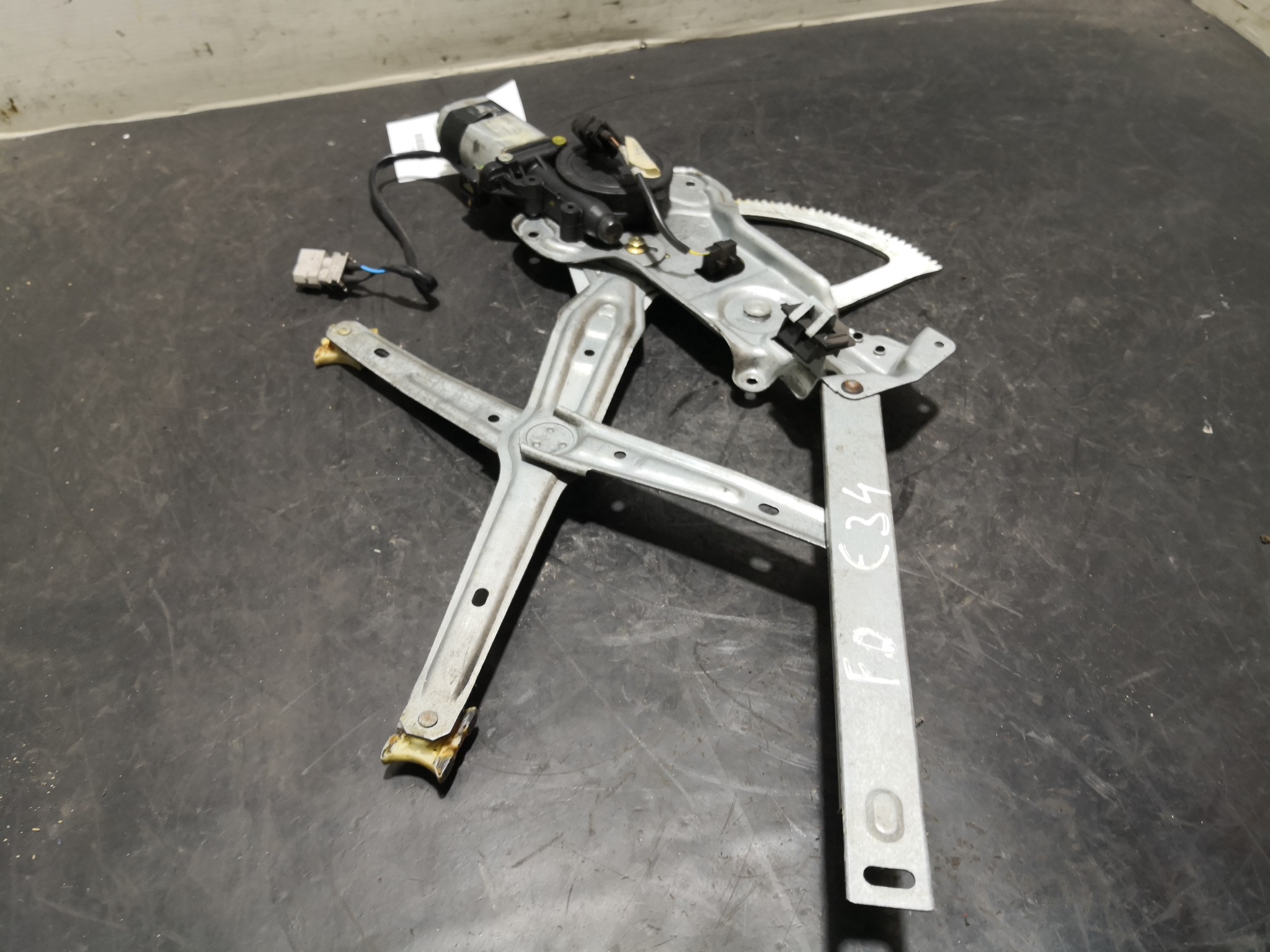 Elevador Frente Dto Electrico BMW 5 (E34) | 87 - 95 Imagem-4