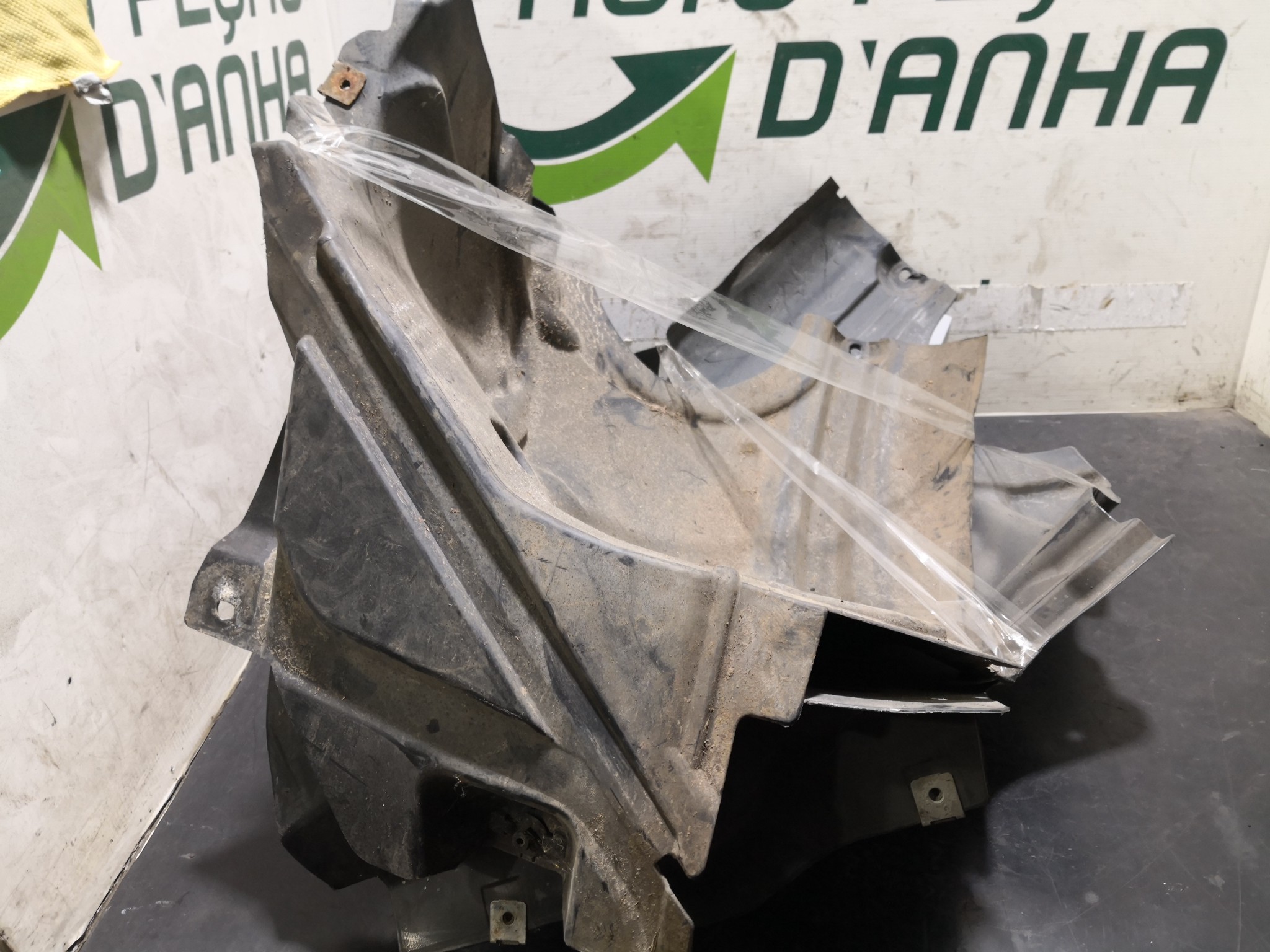 Cave de Roda Esq MERCEDES-BENZ E-CLASS (W212) | 09 - 16 Imagem-1