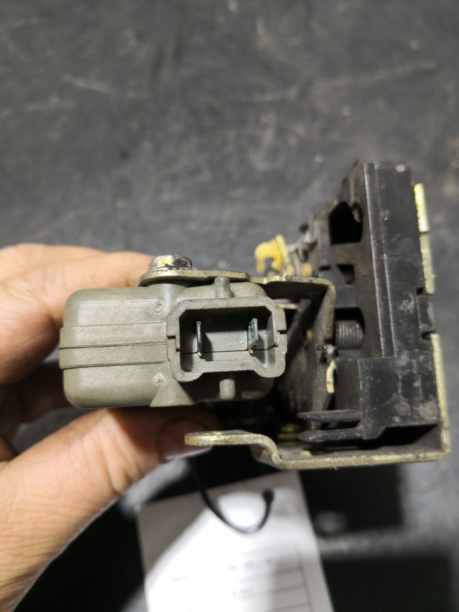 Fecho da Porta Trás Esq RENAULT CLIO II (BB_, CB_) | 98 -  Imagem-1