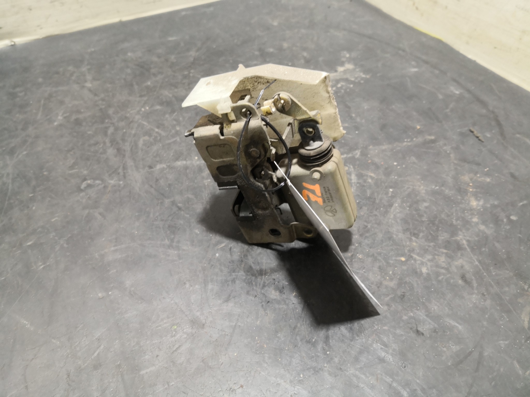 Fecho da Porta Trás Esq RENAULT CLIO II (BB_, CB_) | 98 -  Imagem-3