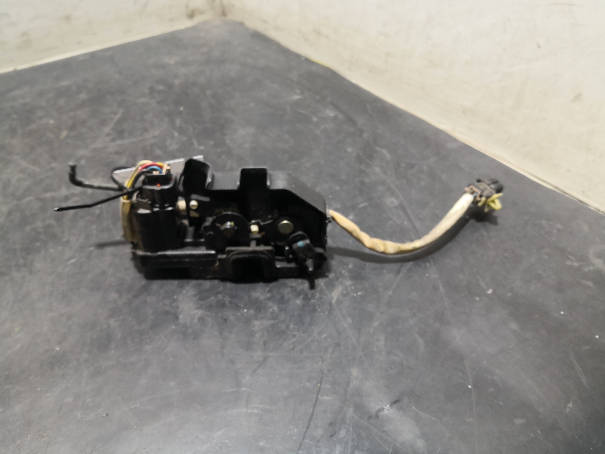 Fecho da Porta Frente Esq HYUNDAI GETZ (TB) | 01 - 11 Imagem-2