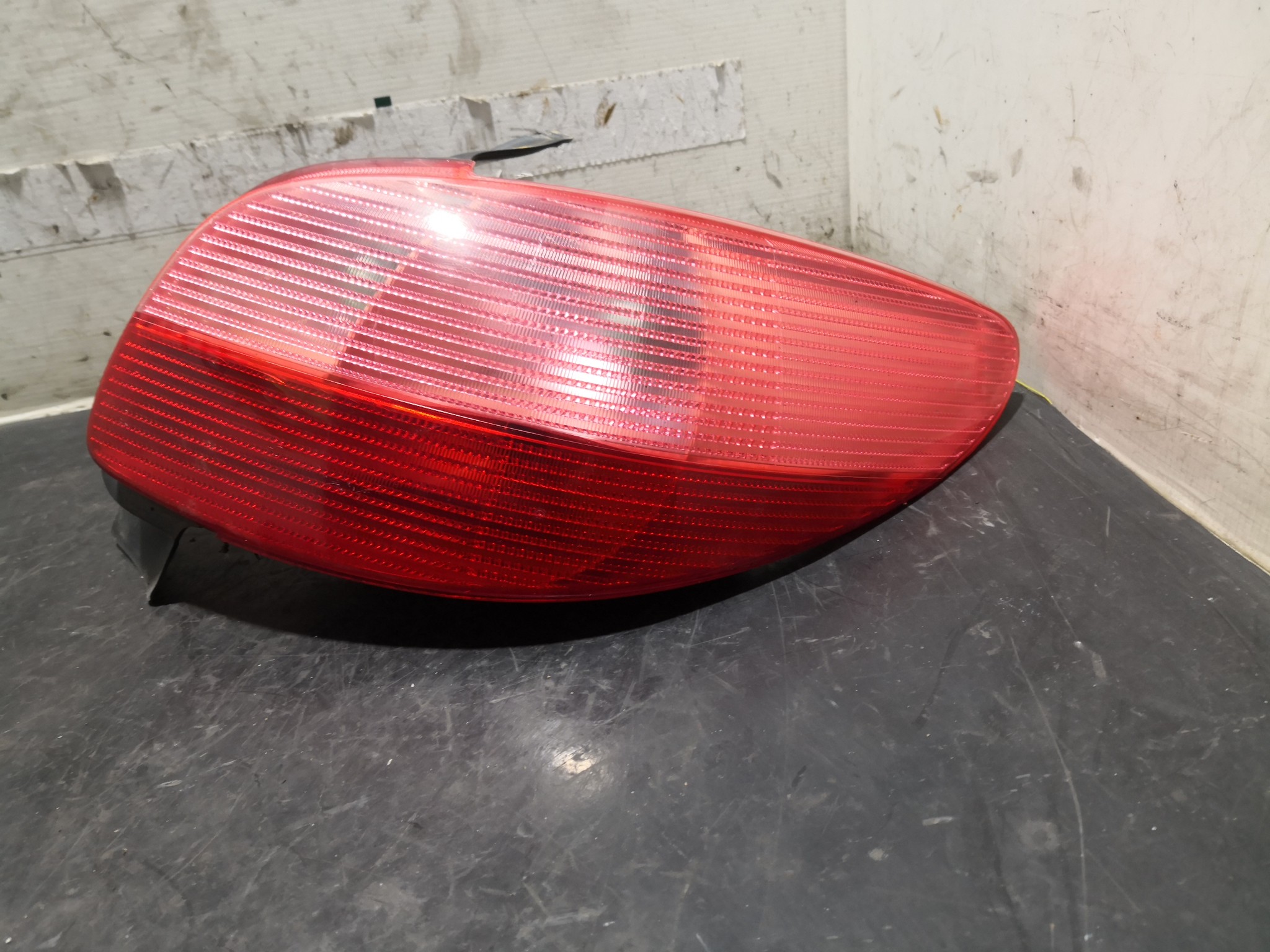 Farolim Stop Dto PEUGEOT 206 Hatchback (2A/C) | 98 - 12 Imagem-1