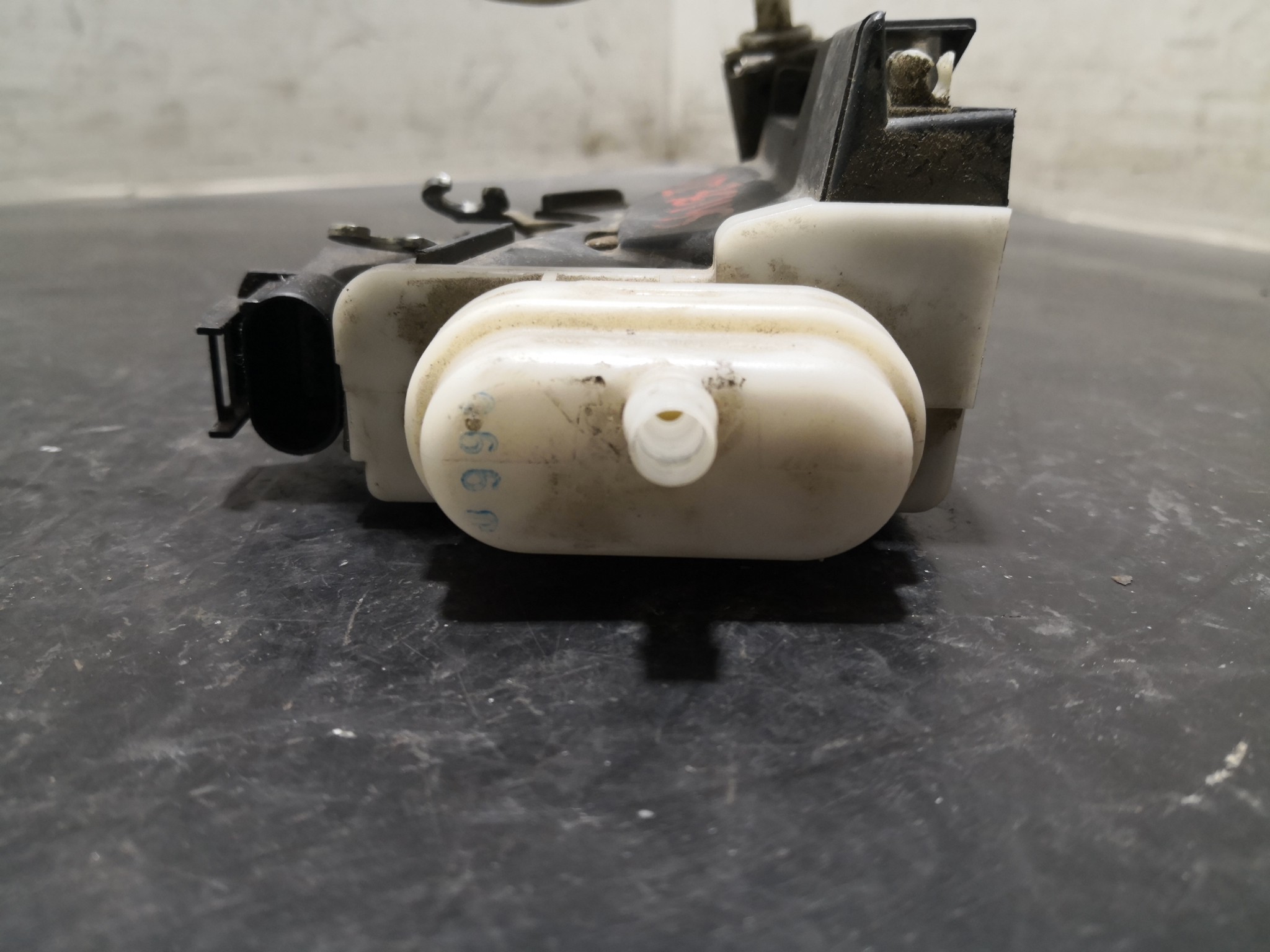 Fecho da Porta Frente Esq AUDI - ID S_109648