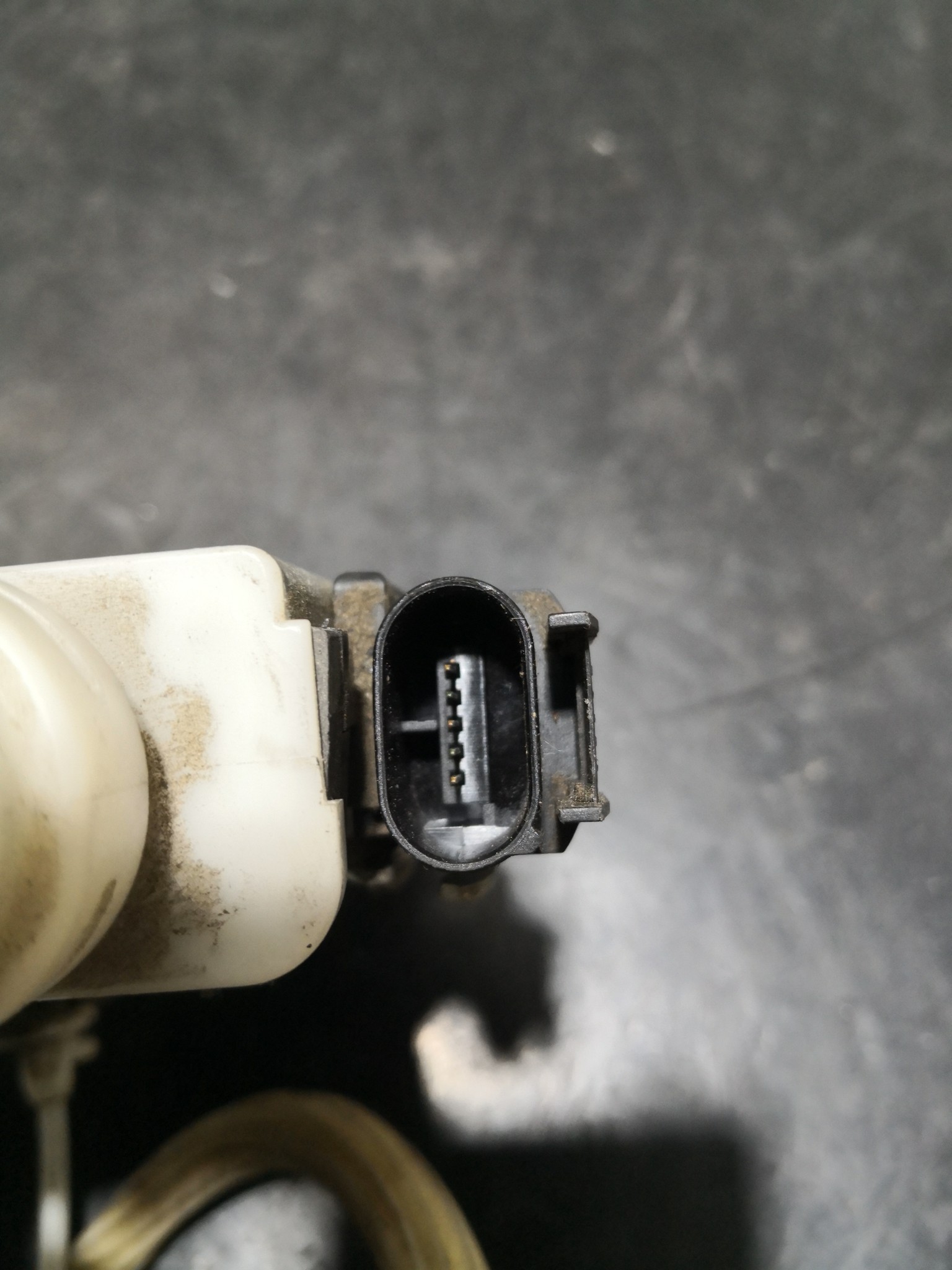 Fecho da Porta Frente Esq AUDI A4 (8D2, B5) | 94 - 01 Imagem-1