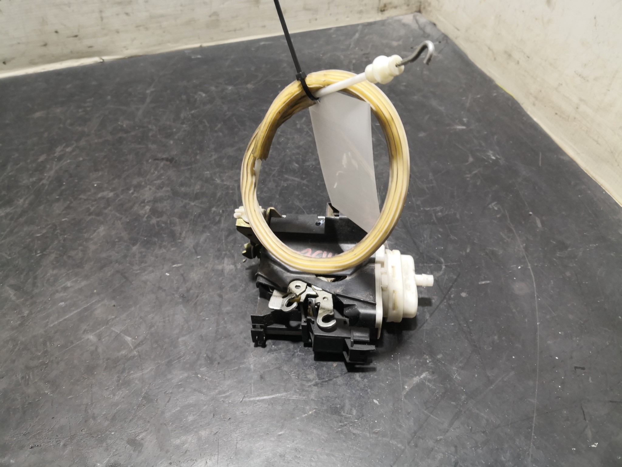 Fecho da Porta Frente Esq AUDI A4 (8D2, B5) | 94 - 01 Imagem-3