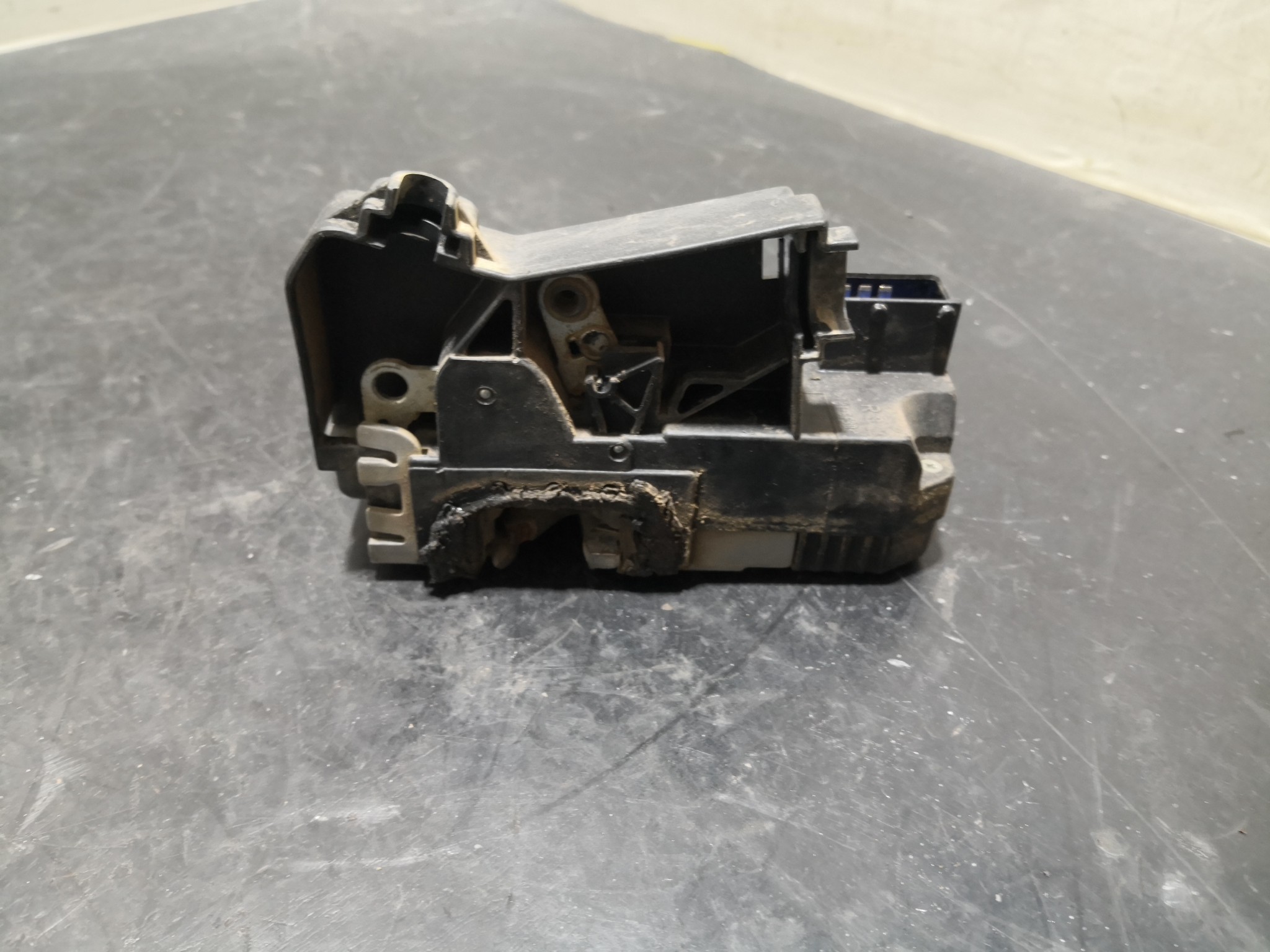 Fecho da Porta Frente Dto OPEL CORSA C (X01) | 00 - 09 Imagem-2