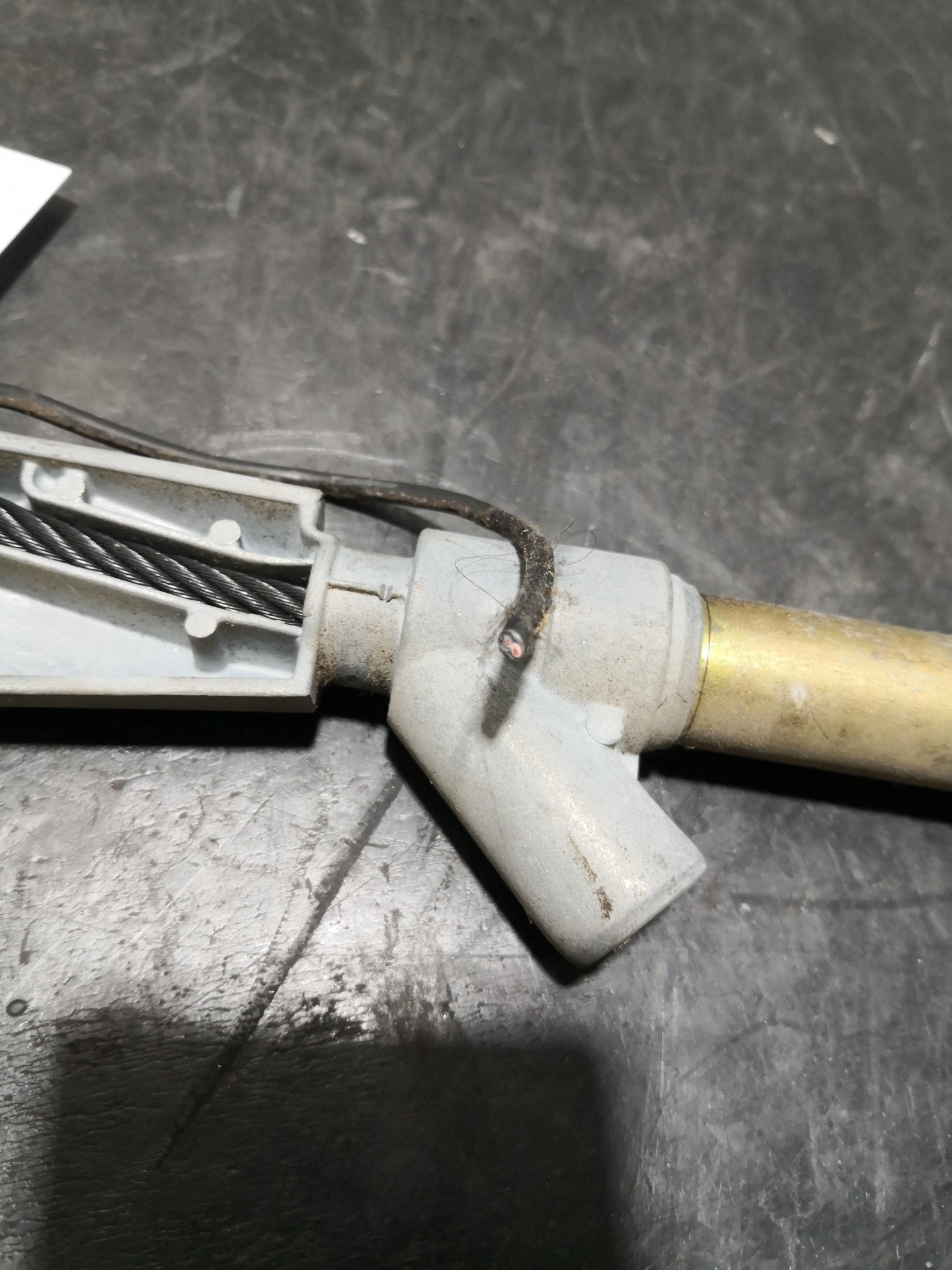 Engate Cinto Frente Esq RENAULT MEGANE II Grandtour (KM0/1_) | 03 - 12 Imagem-1