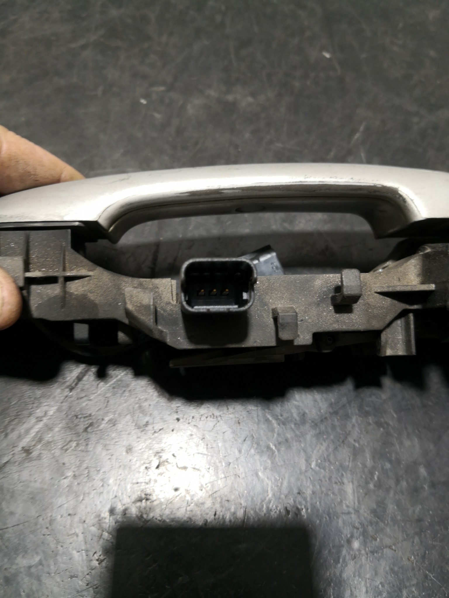 Puxador Exterior Porta Trás Dta RENAULT MEGANE II Grandtour (KM0/1_) | 03 - 12 Imagem-1