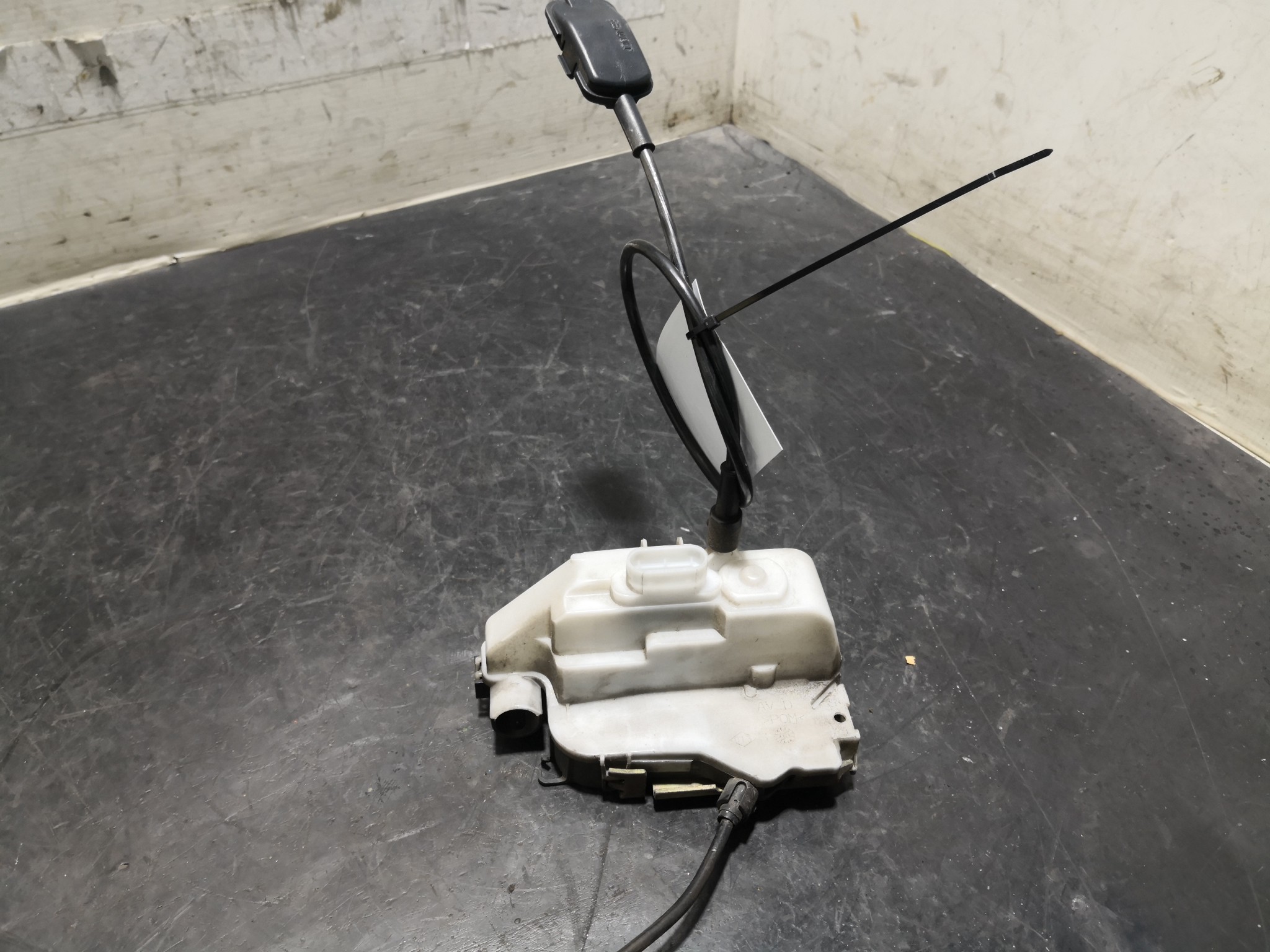 Fecho da Porta Frente Dto RENAULT - ID S_109691