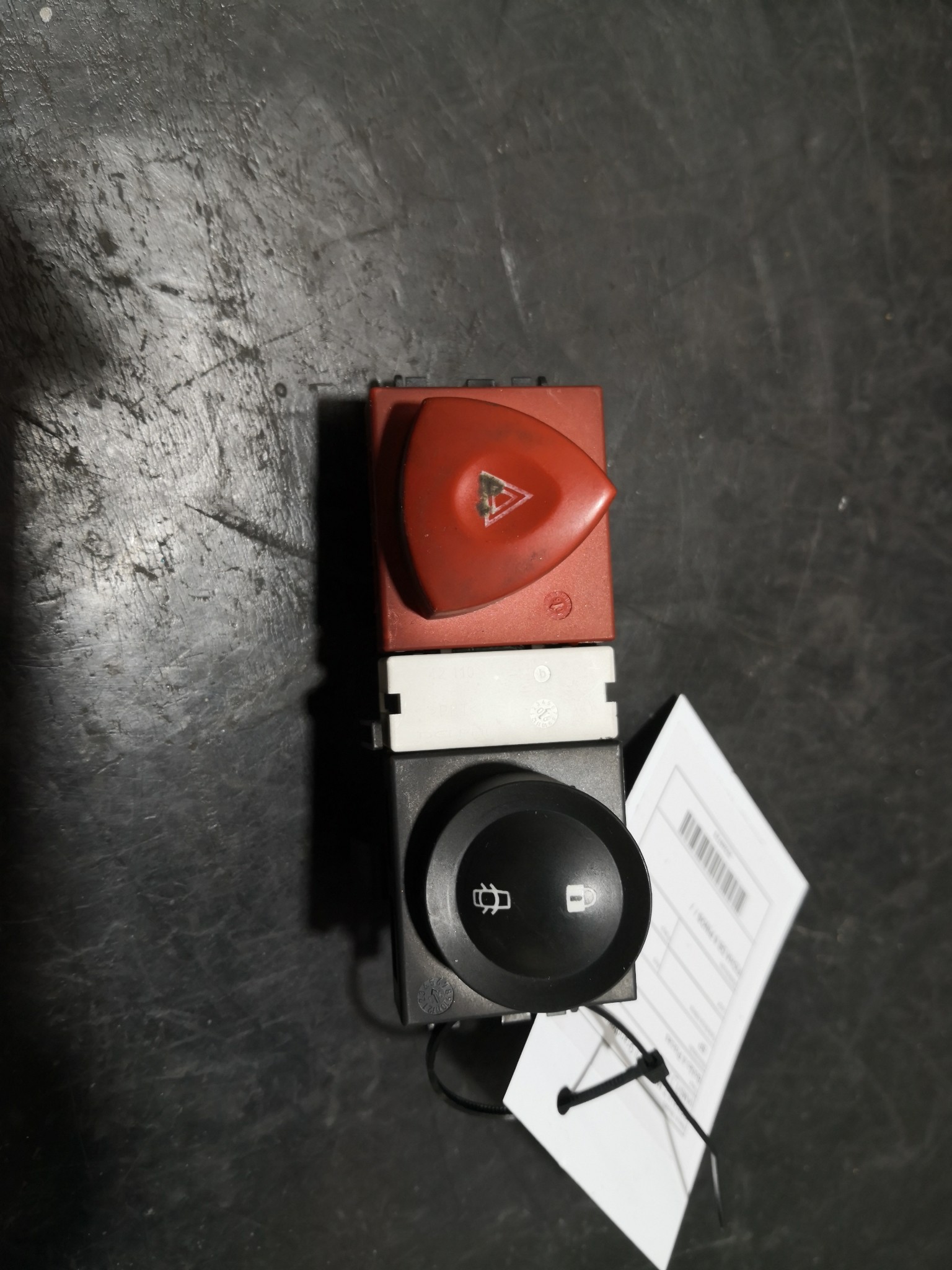 Botão 4 Piscas RENAULT MEGANE II Grandtour (KM0/1_) | 03 - 12 Imagem-1