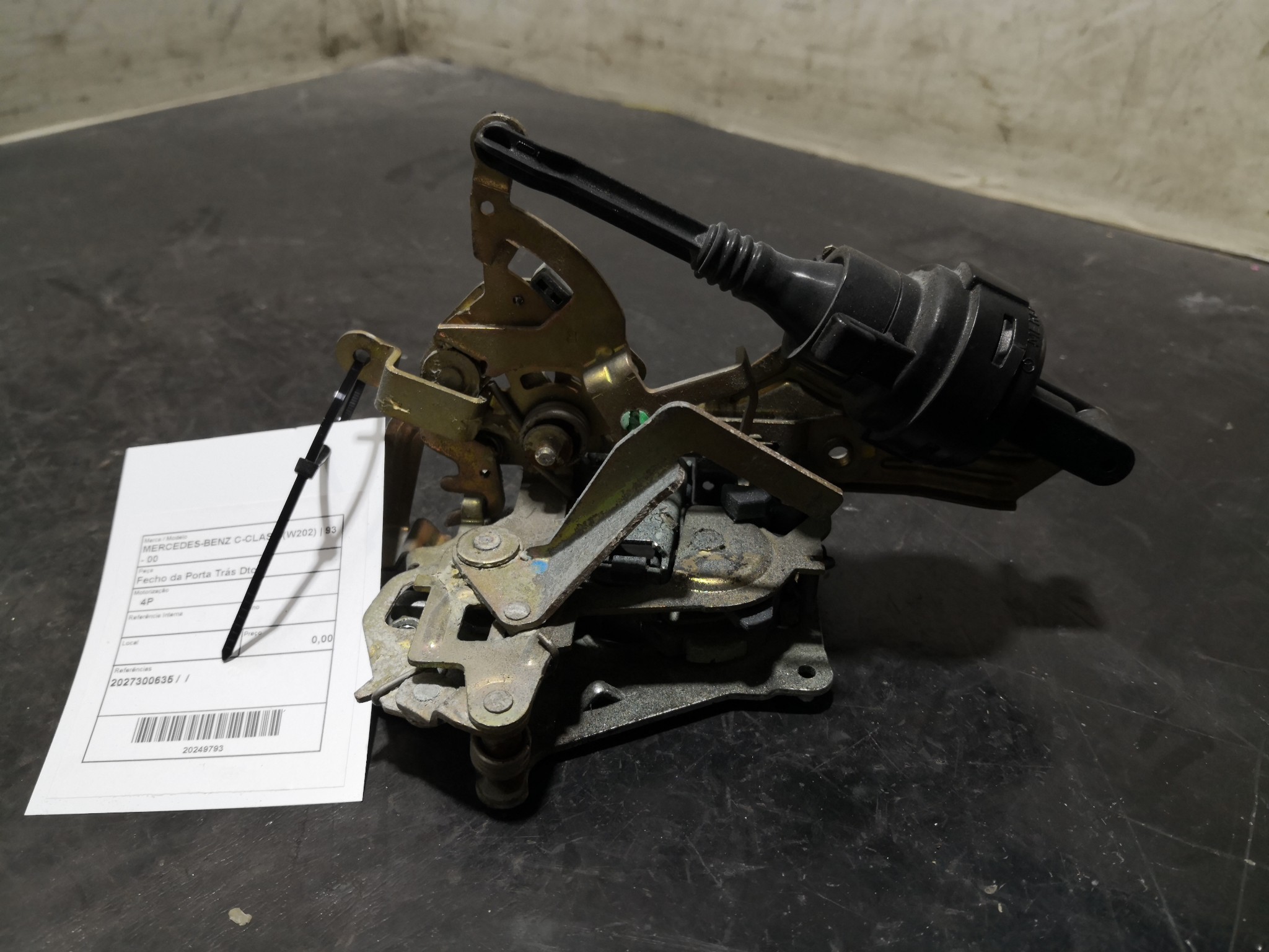 Fecho da Porta Trás Dto MERCEDES-BENZ - ID S_109792