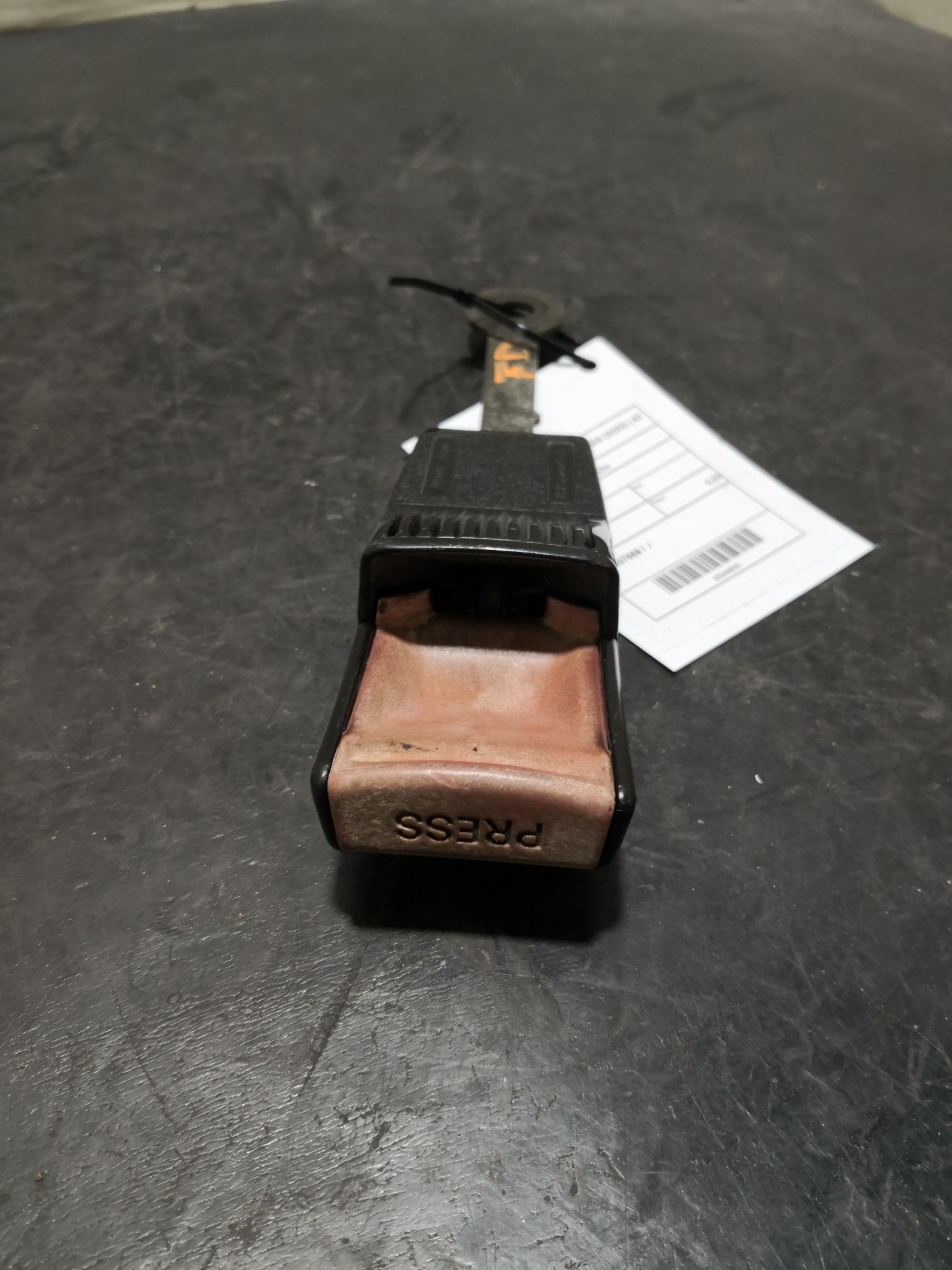 Engate Cinto Frente Dto MERCEDES-BENZ C-CLASS (W202) | 93 - 00 Imagem-1