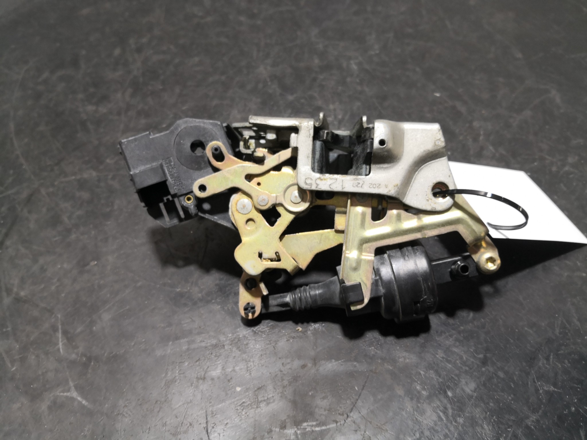 Fecho da Porta Frente Dto MERCEDES-BENZ C-CLASS (W202) | 93 - 00 Imagem-1