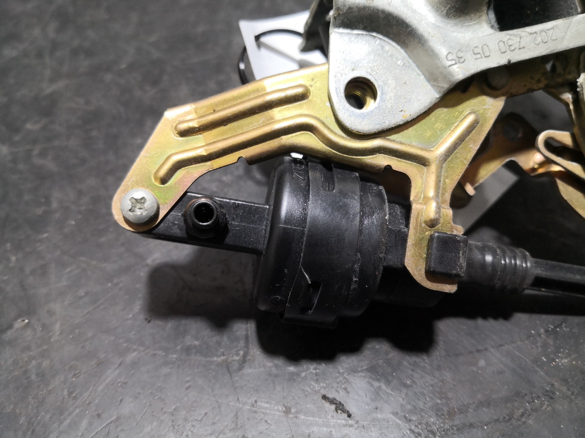 Fecho da Porta Trás Esq MERCEDES-BENZ C-CLASS (W202) | 93 - 00 Imagem-2