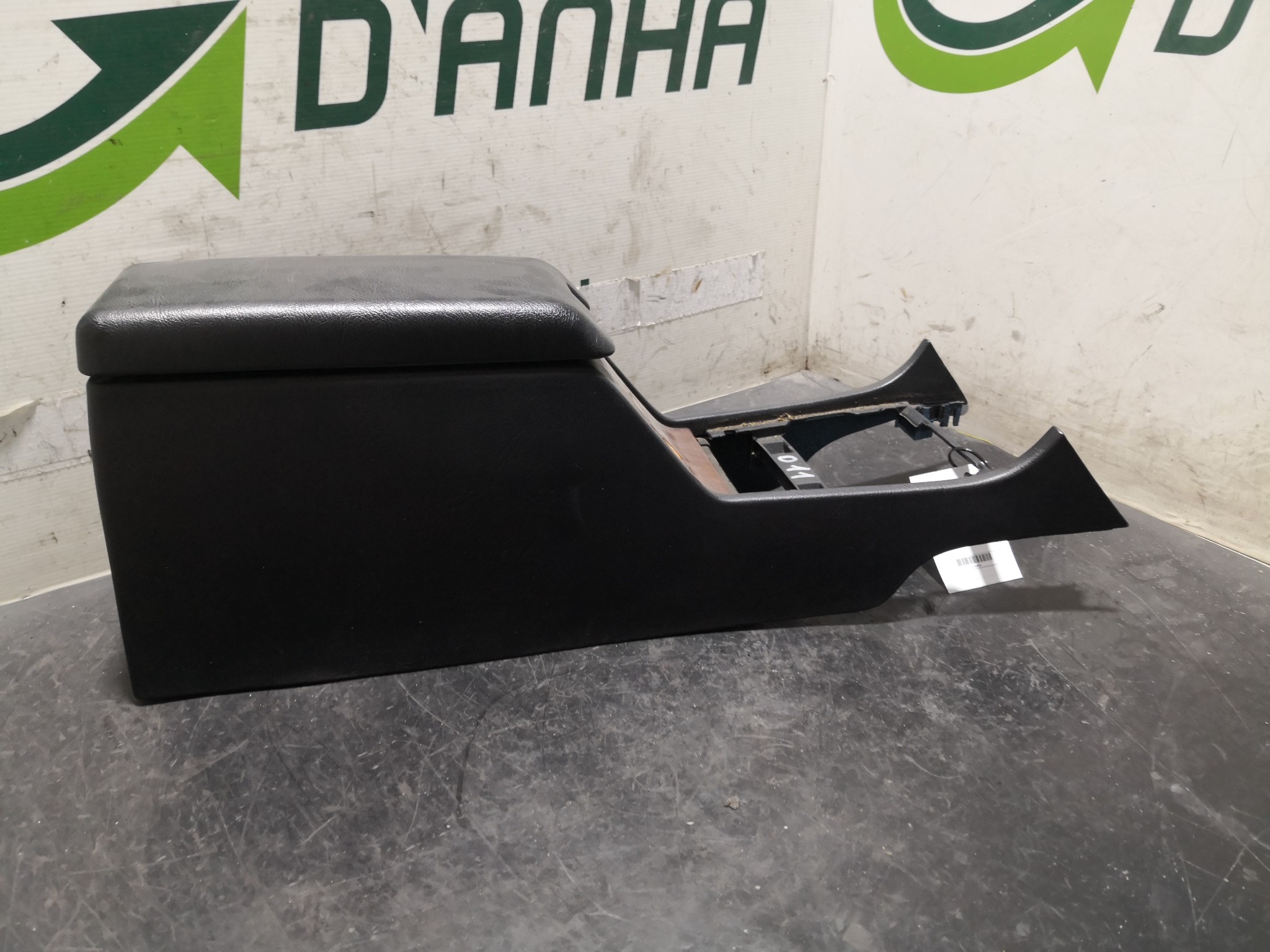 Apoio de Braço MERCEDES-BENZ C-CLASS (W202) | 93 - 00 Imagem-1